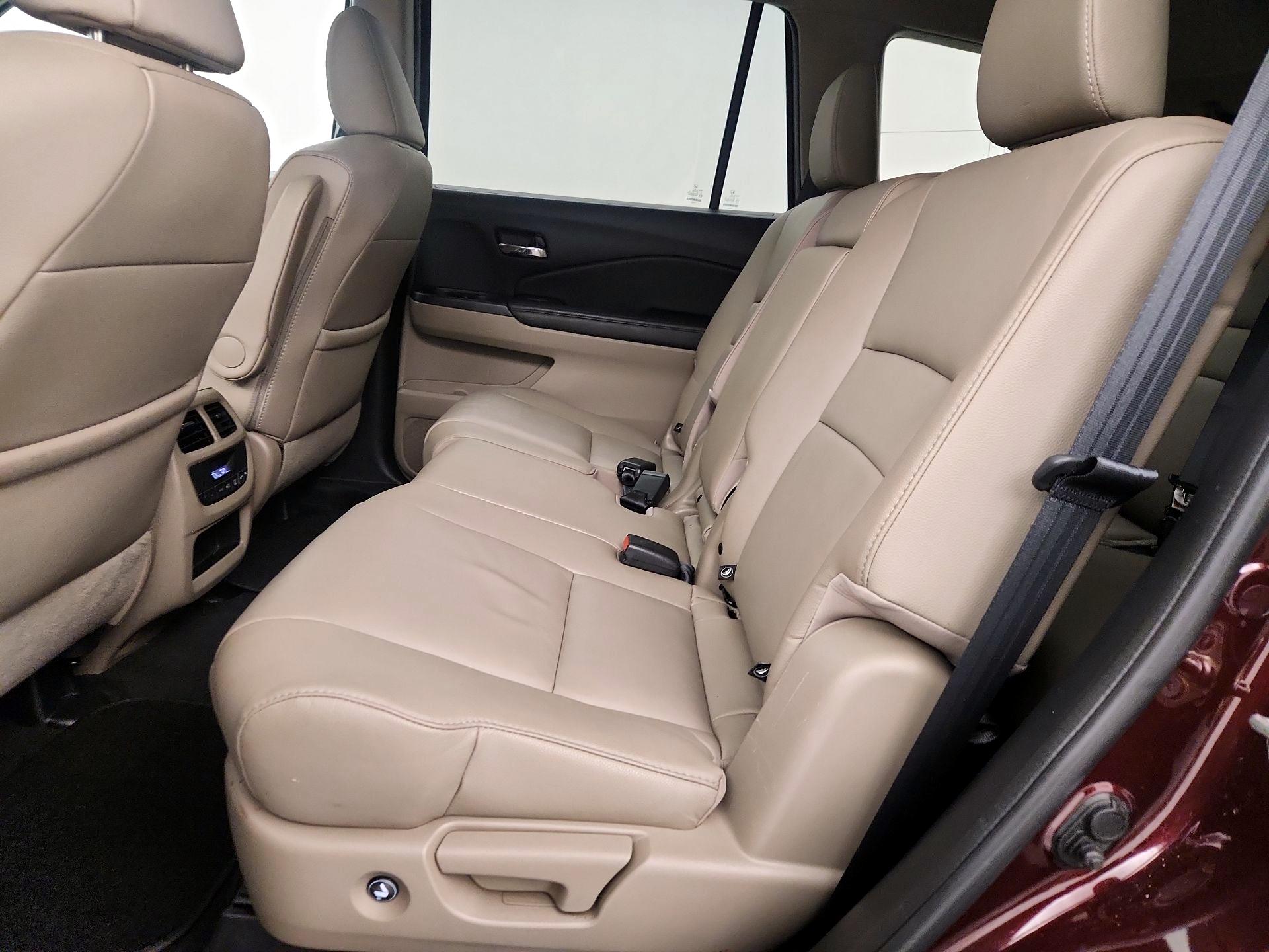 Thumbnail: 2017 Honda Pilot - 20