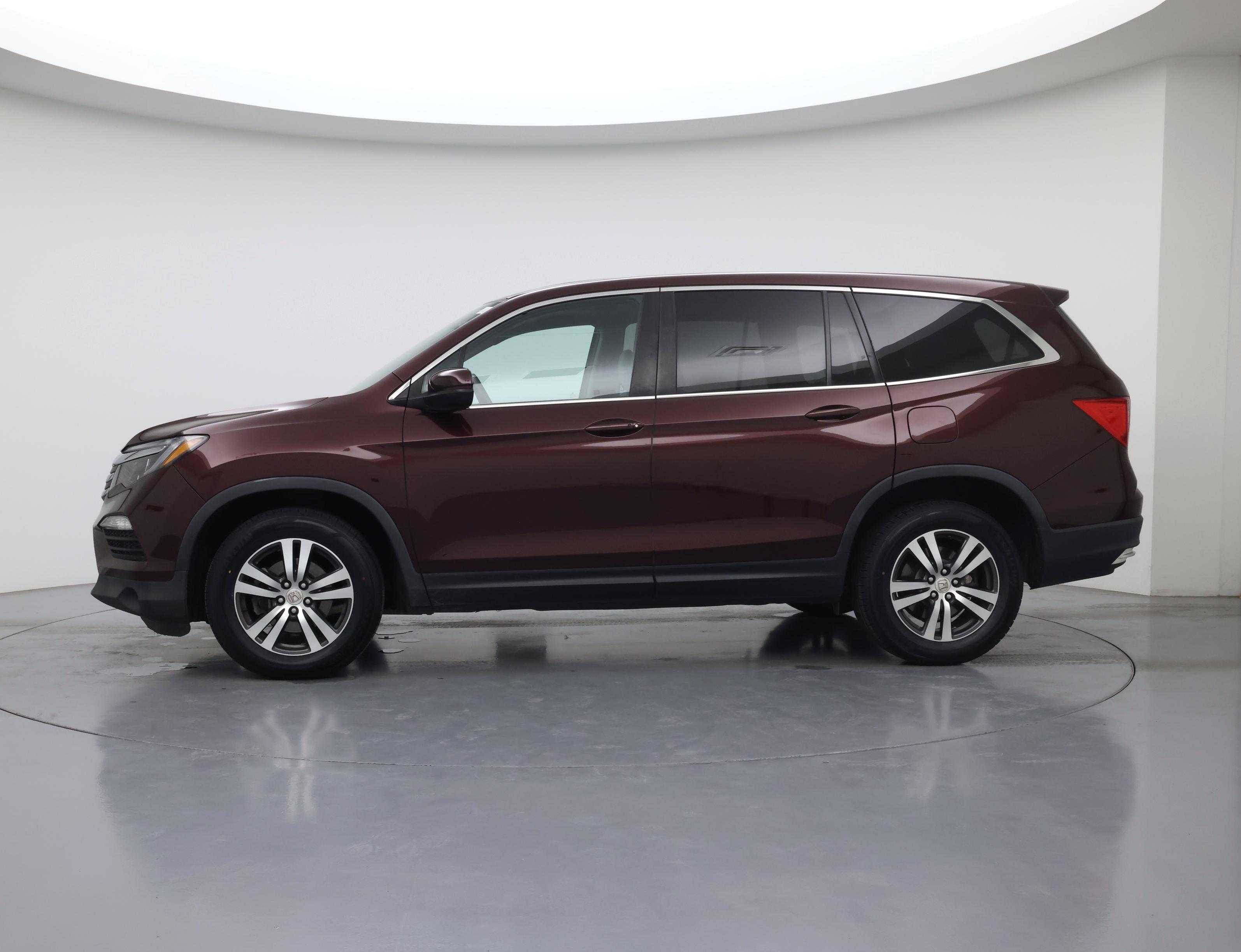 Thumbnail: 2017 Honda Pilot - 3