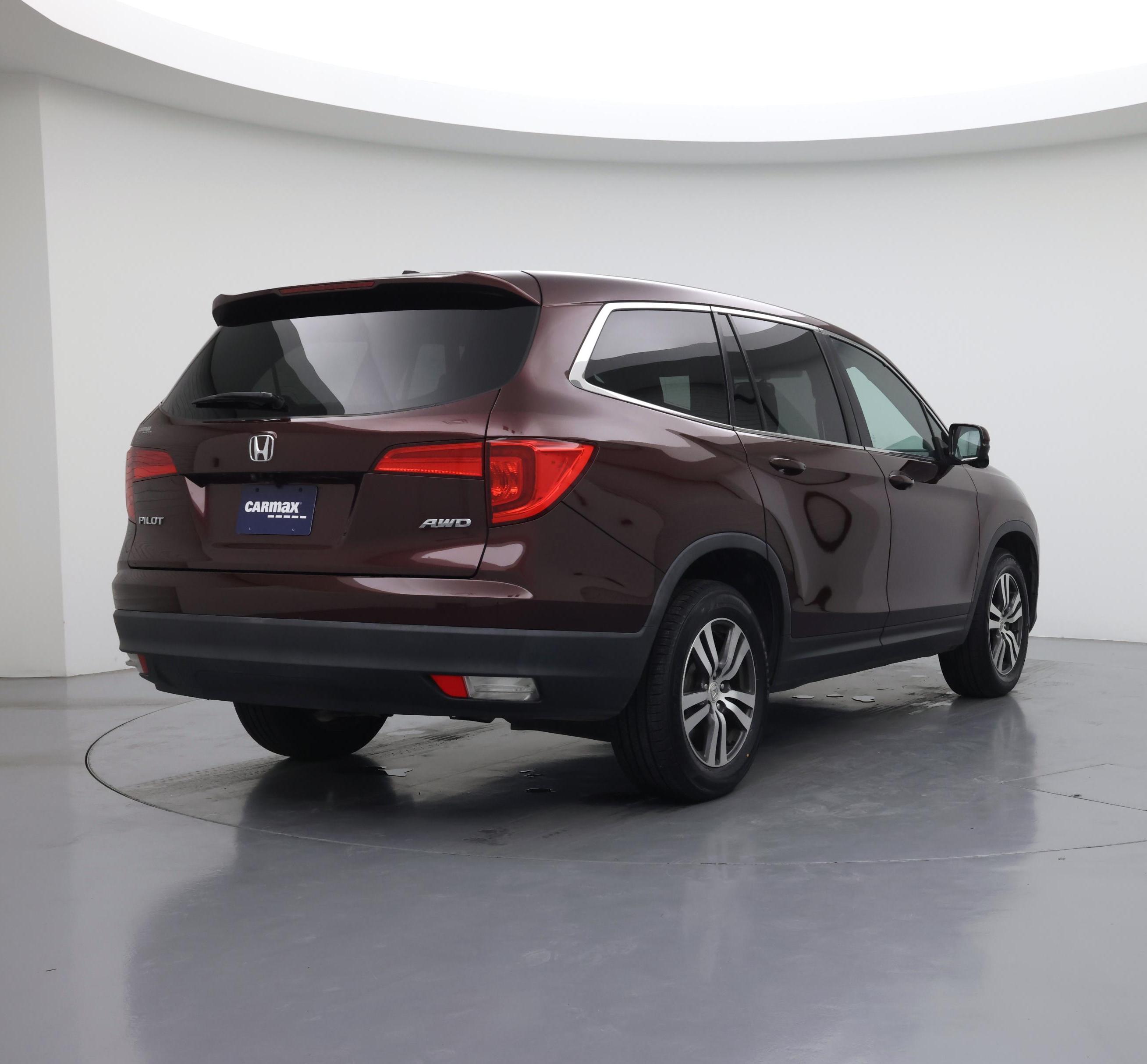Thumbnail: 2017 Honda Pilot - 8