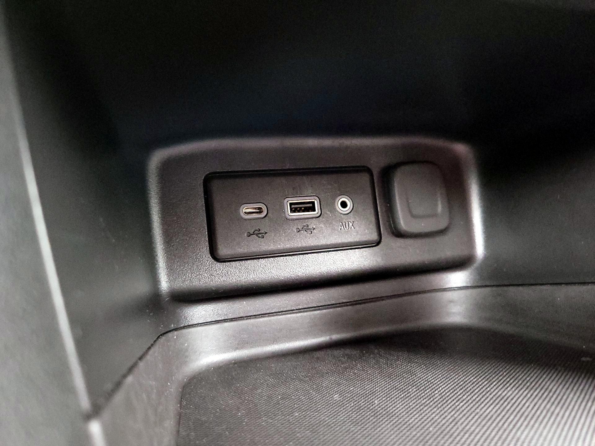 Thumbnail: 2019 Chevrolet Equinox - 18