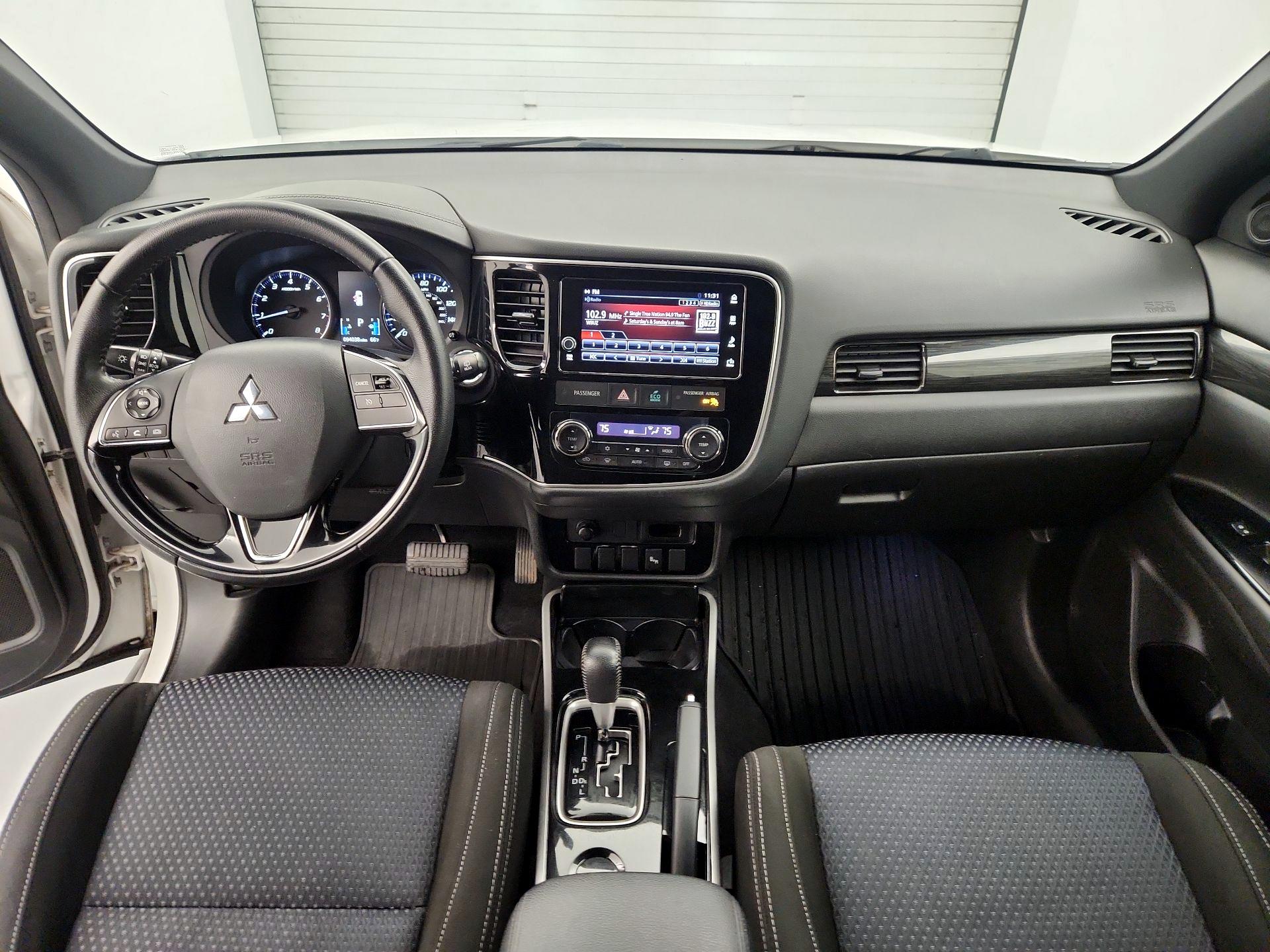 Thumbnail: 2018 Mitsubishi Outlander - 9