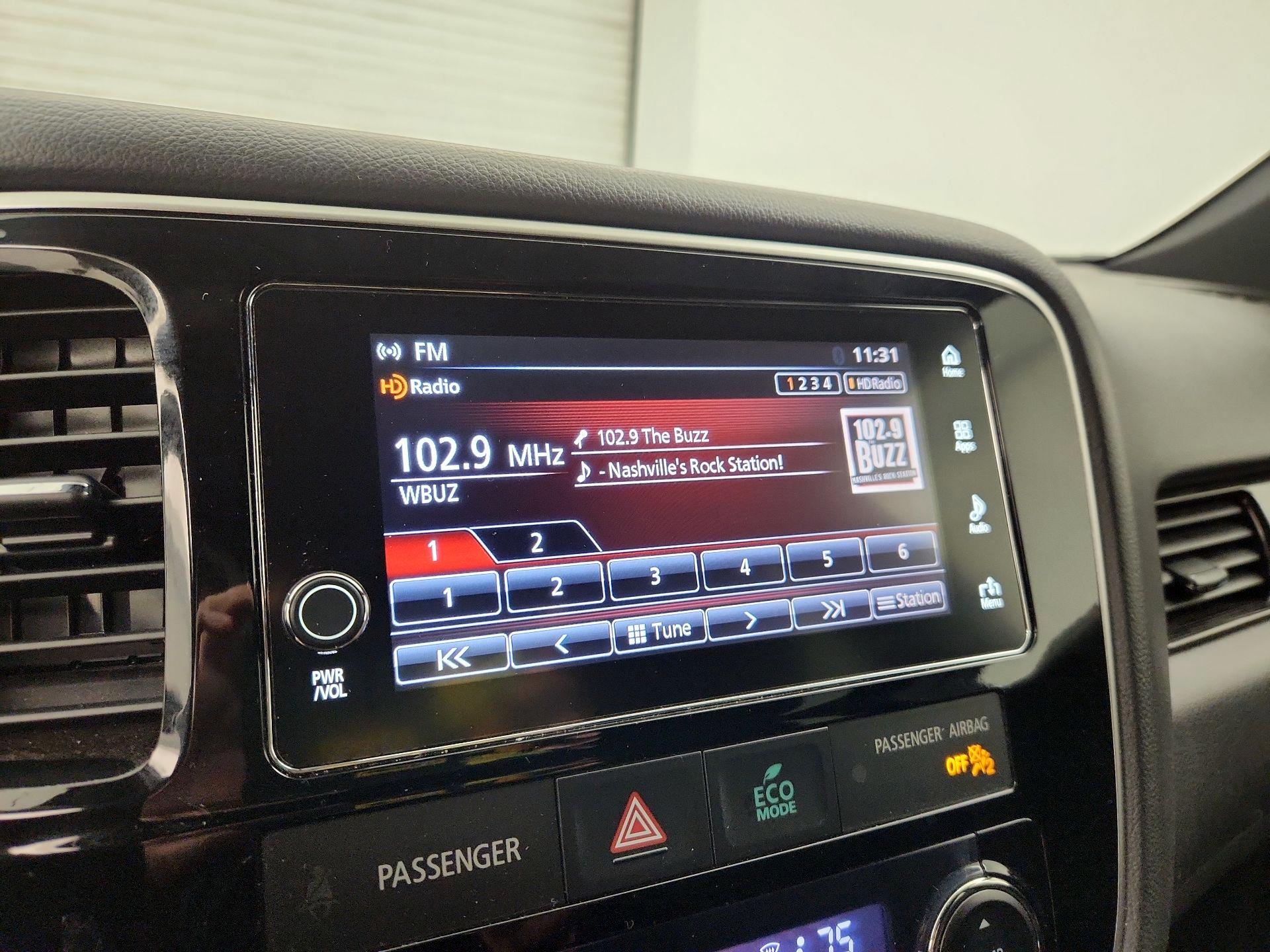 Thumbnail: 2018 Mitsubishi Outlander - 15