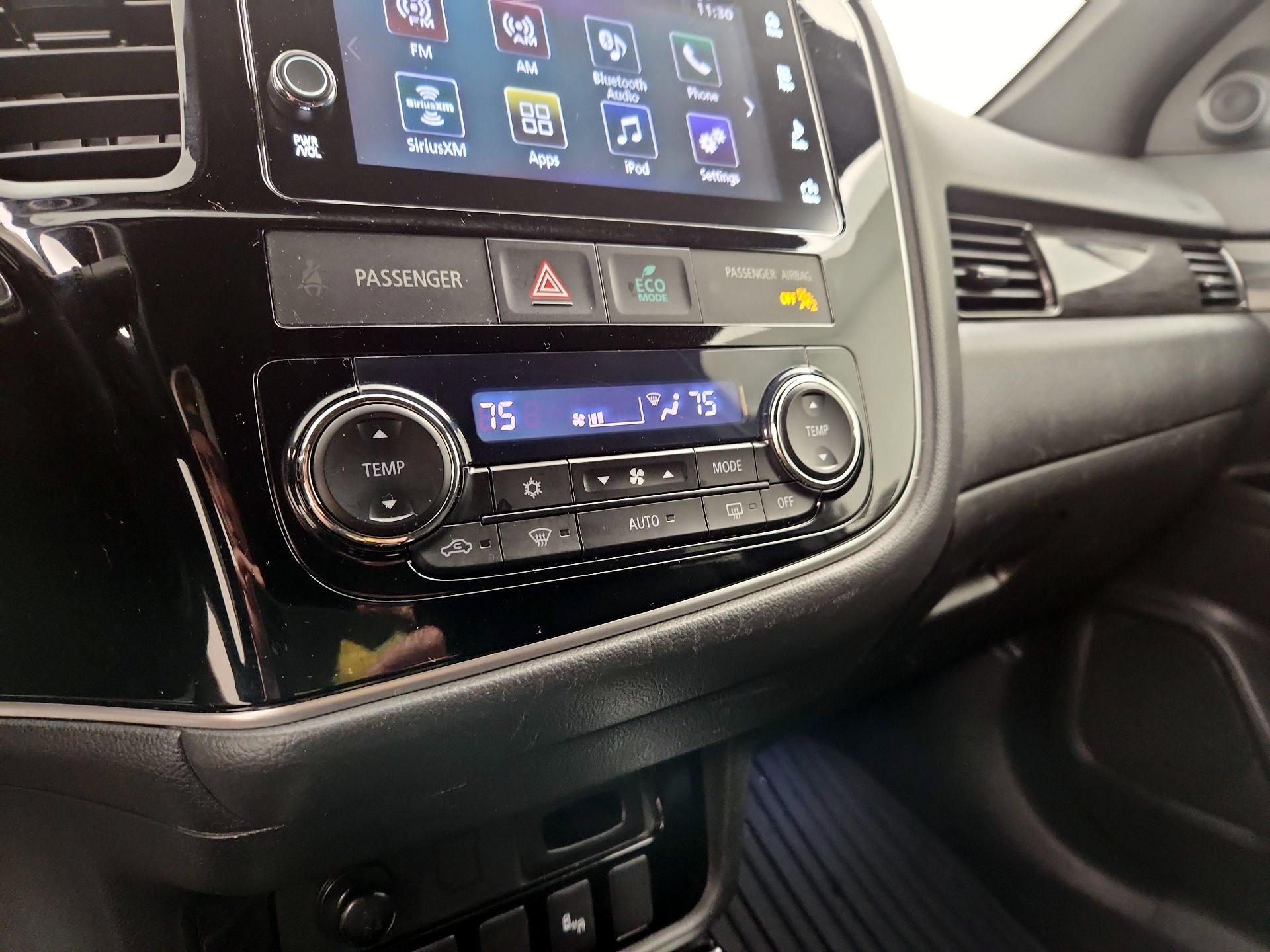 Thumbnail: 2018 Mitsubishi Outlander - 16