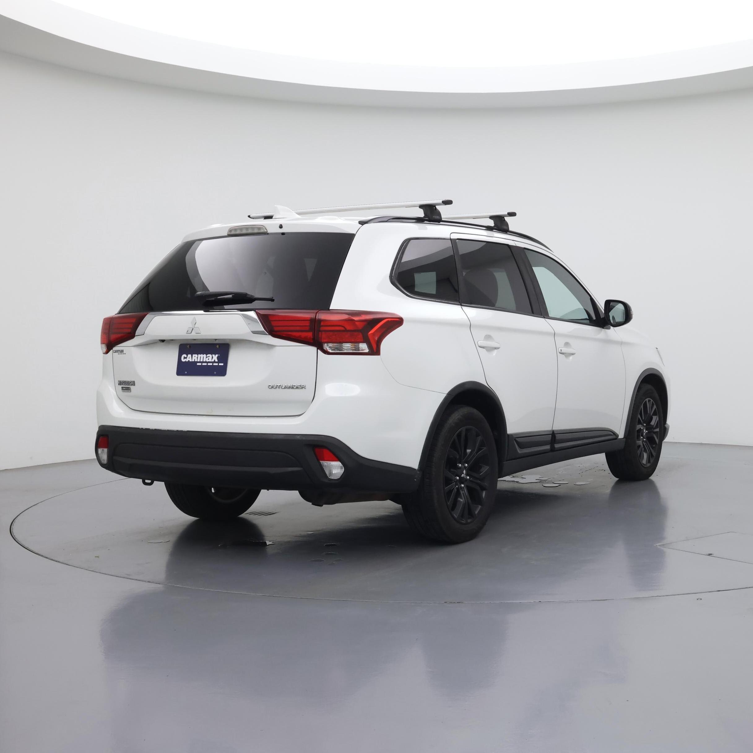 Thumbnail: 2018 Mitsubishi Outlander - 8