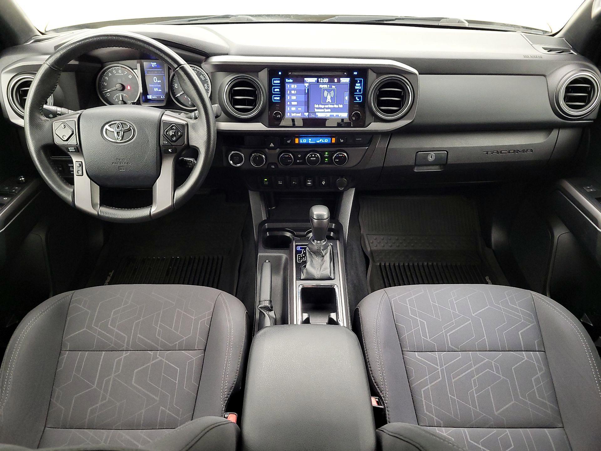Thumbnail: 2017 Toyota Tacoma - 9