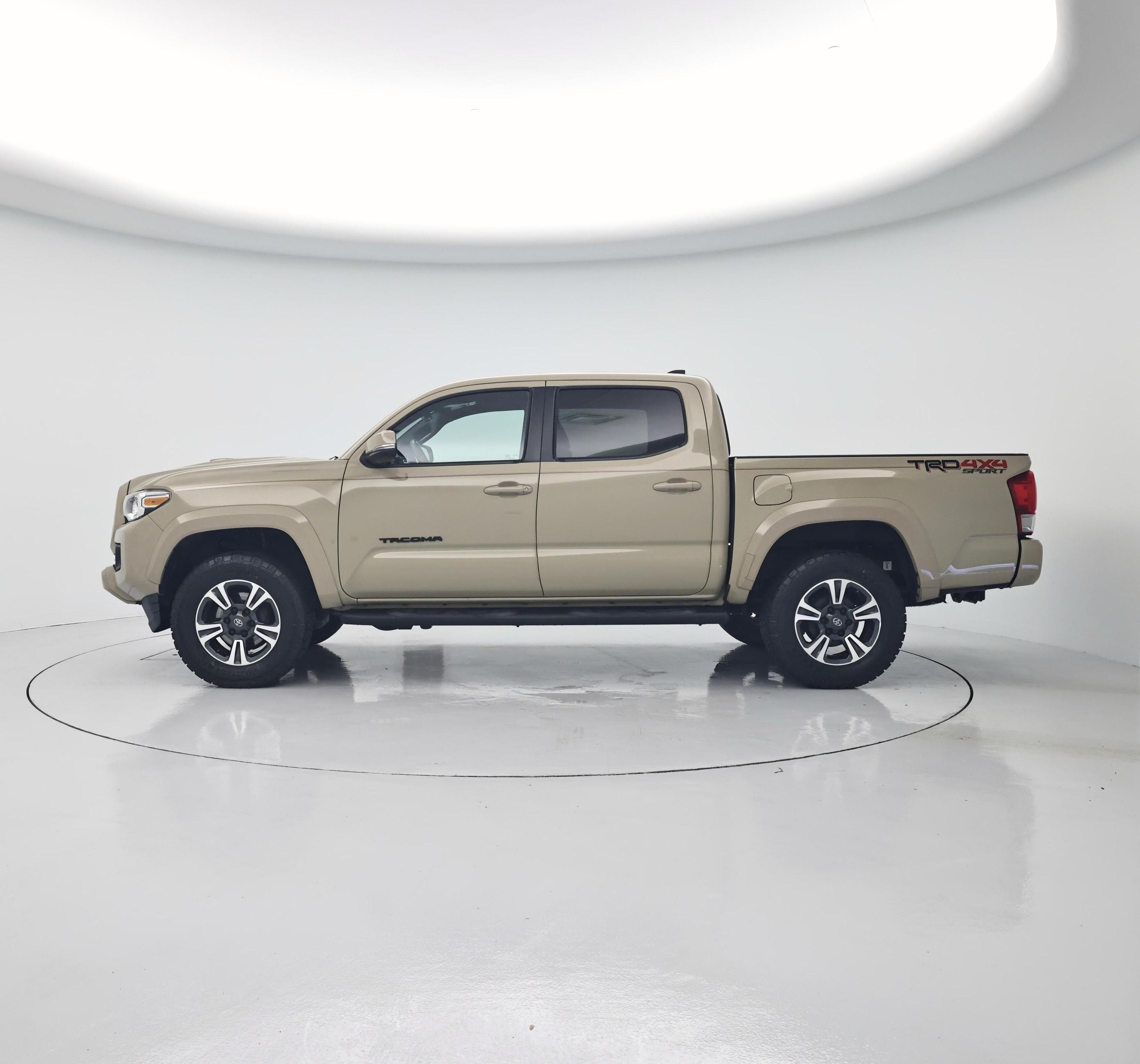 Thumbnail: 2017 Toyota Tacoma - 3