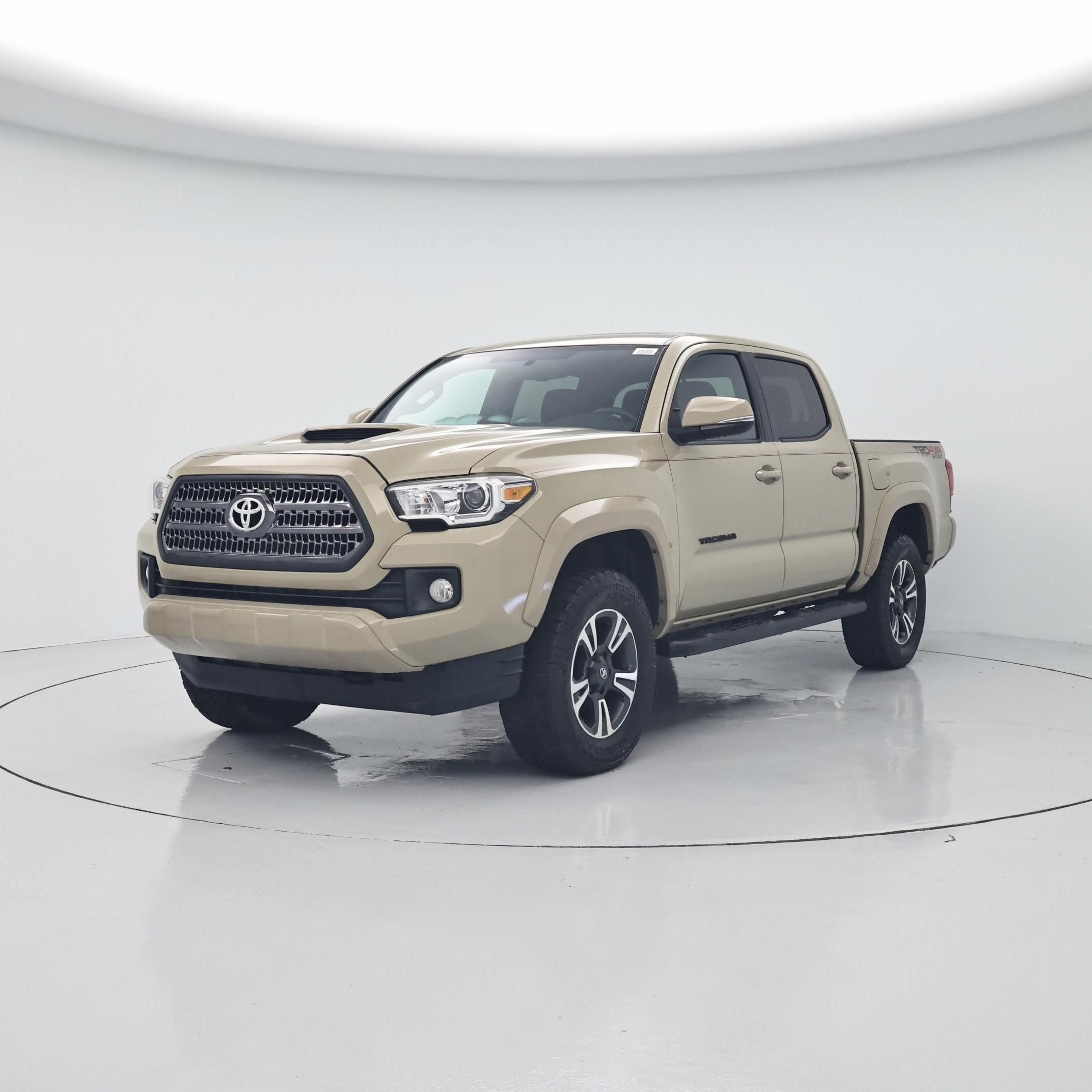 Thumbnail: 2017 Toyota Tacoma - 4