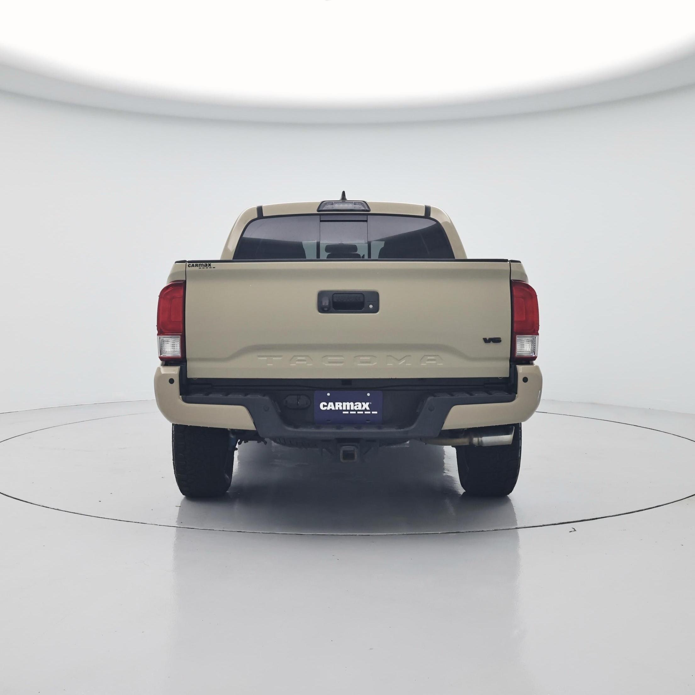 Thumbnail: 2017 Toyota Tacoma - 6