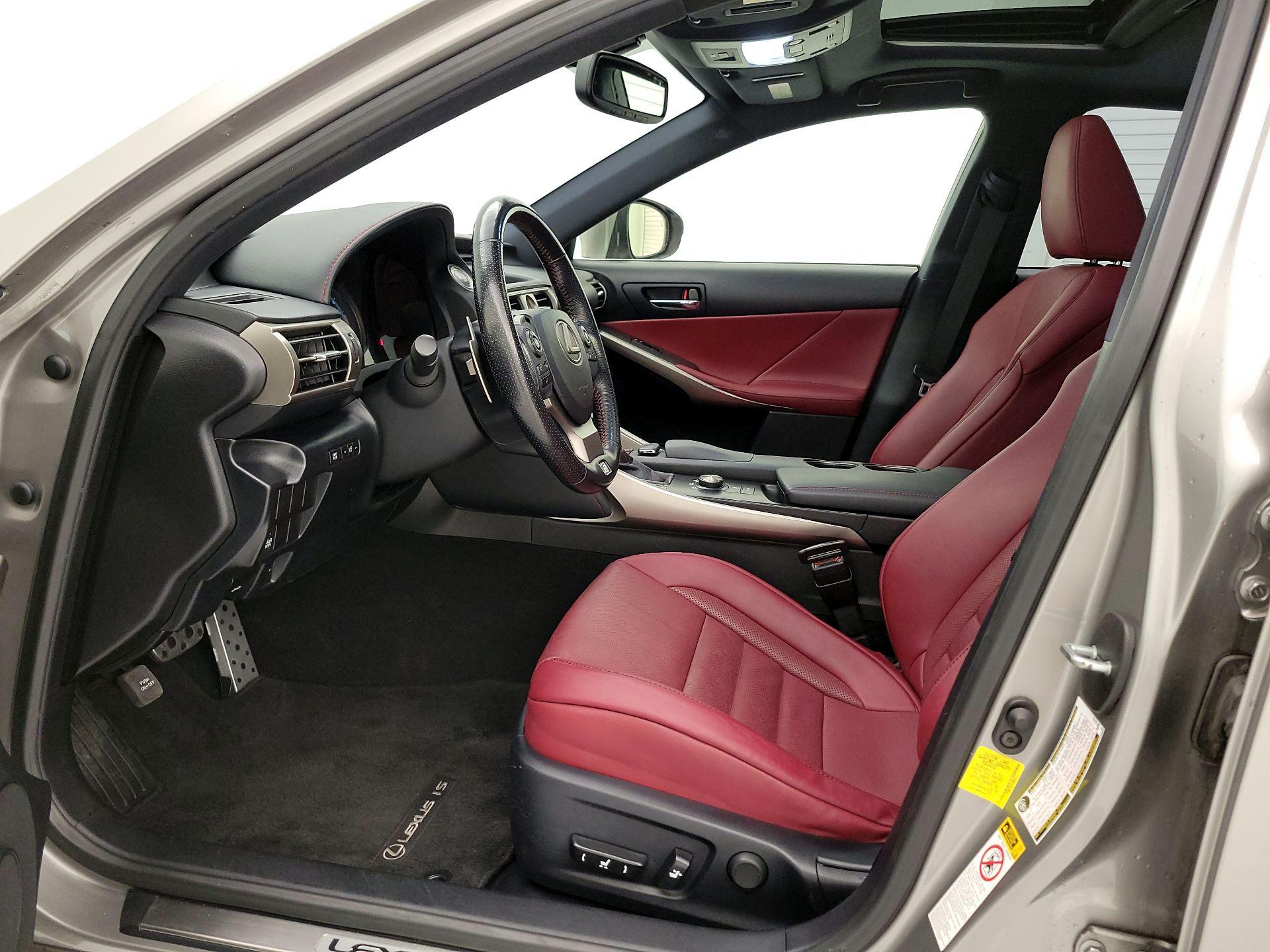 Thumbnail: 2016 Lexus IS - 11