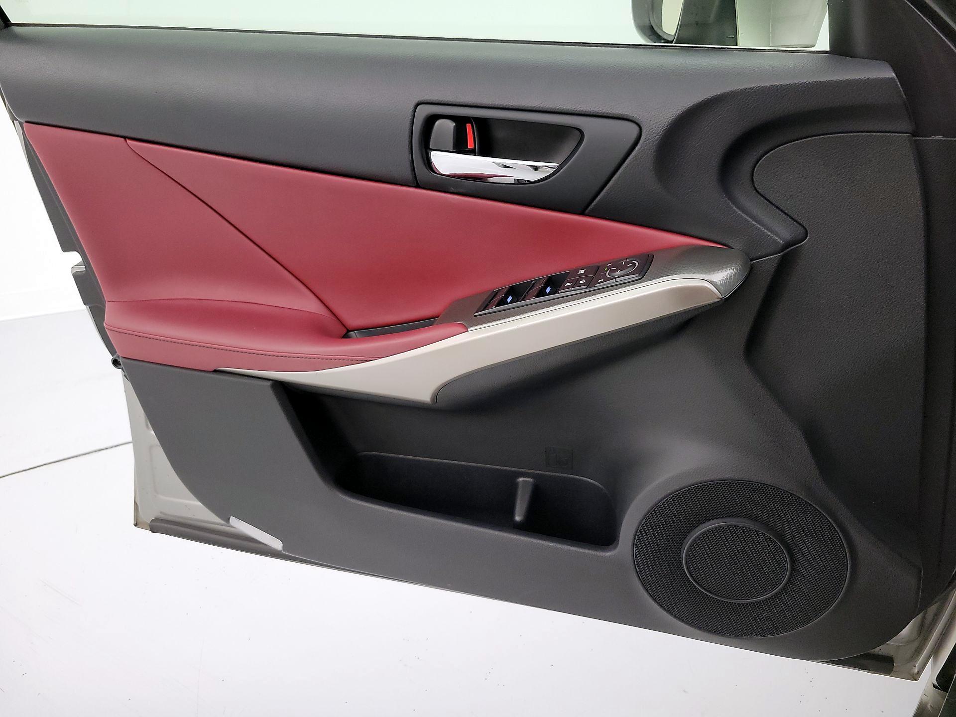 Thumbnail: 2016 Lexus IS - 12