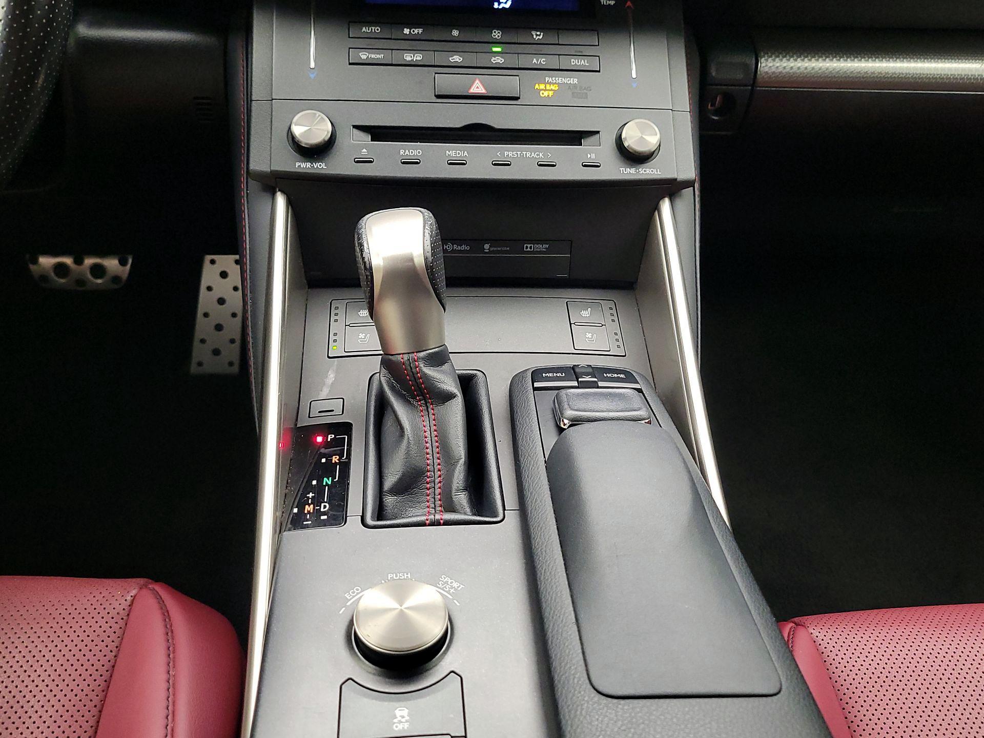 Thumbnail: 2016 Lexus IS - 18