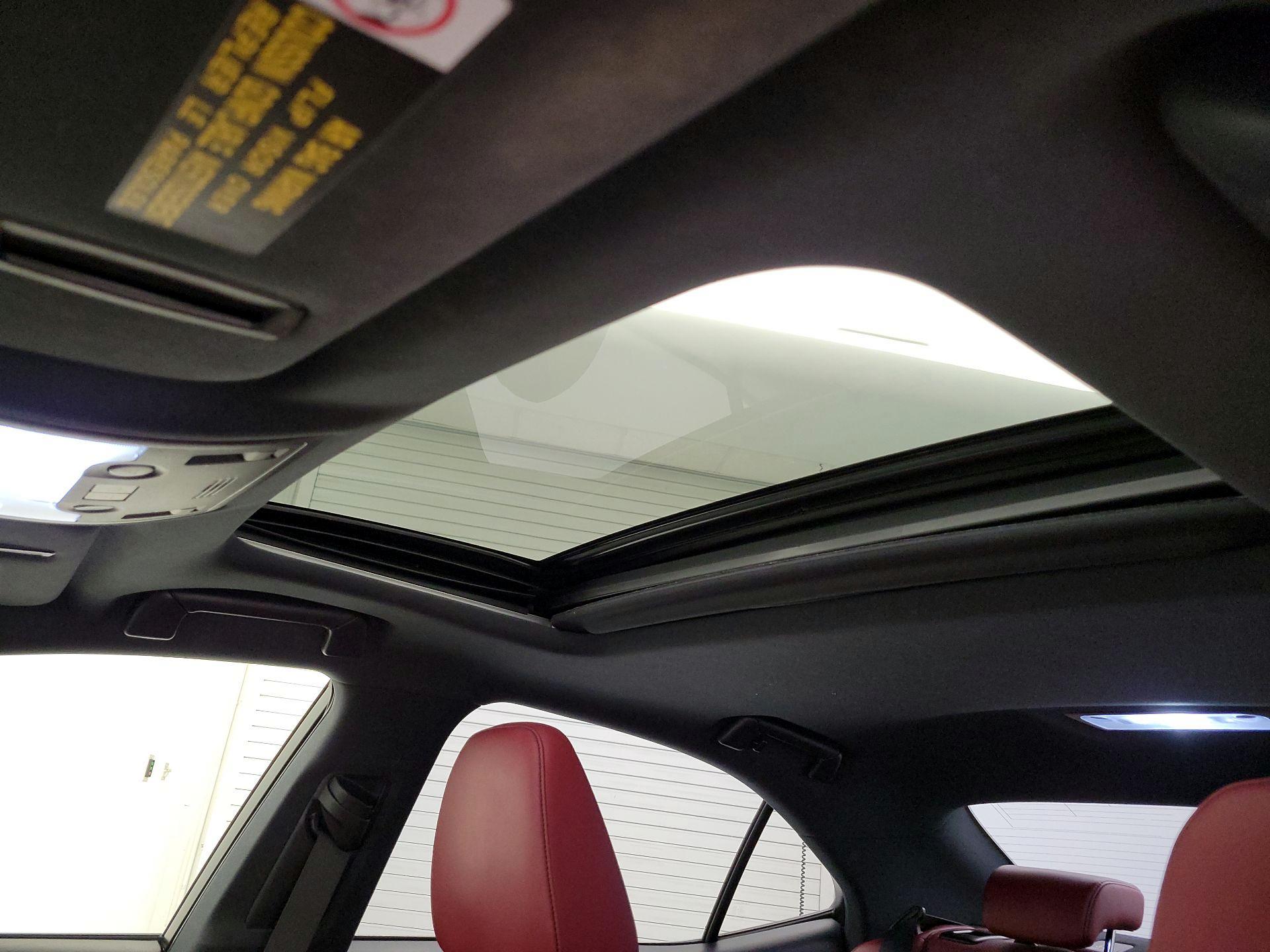 Thumbnail: 2016 Lexus IS - 20