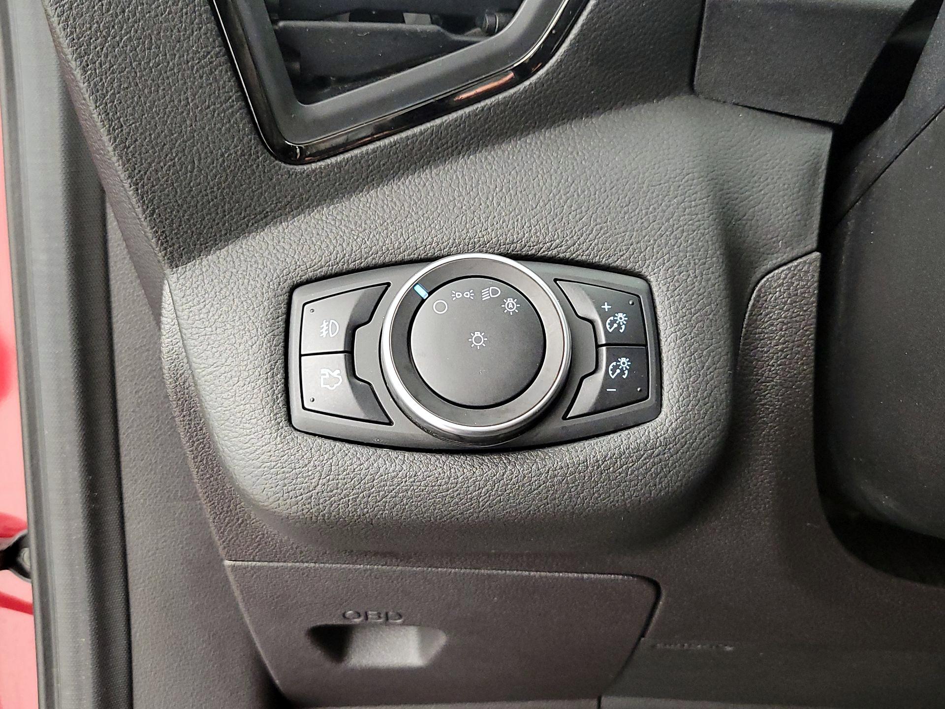 Thumbnail: 2016 Ford Escape - 13