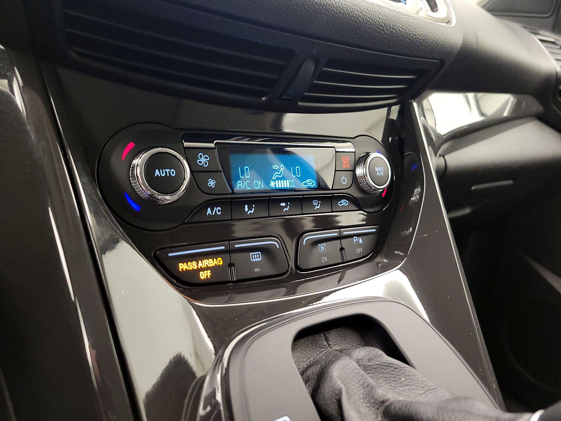 Thumbnail: 2016 Ford Escape - 17