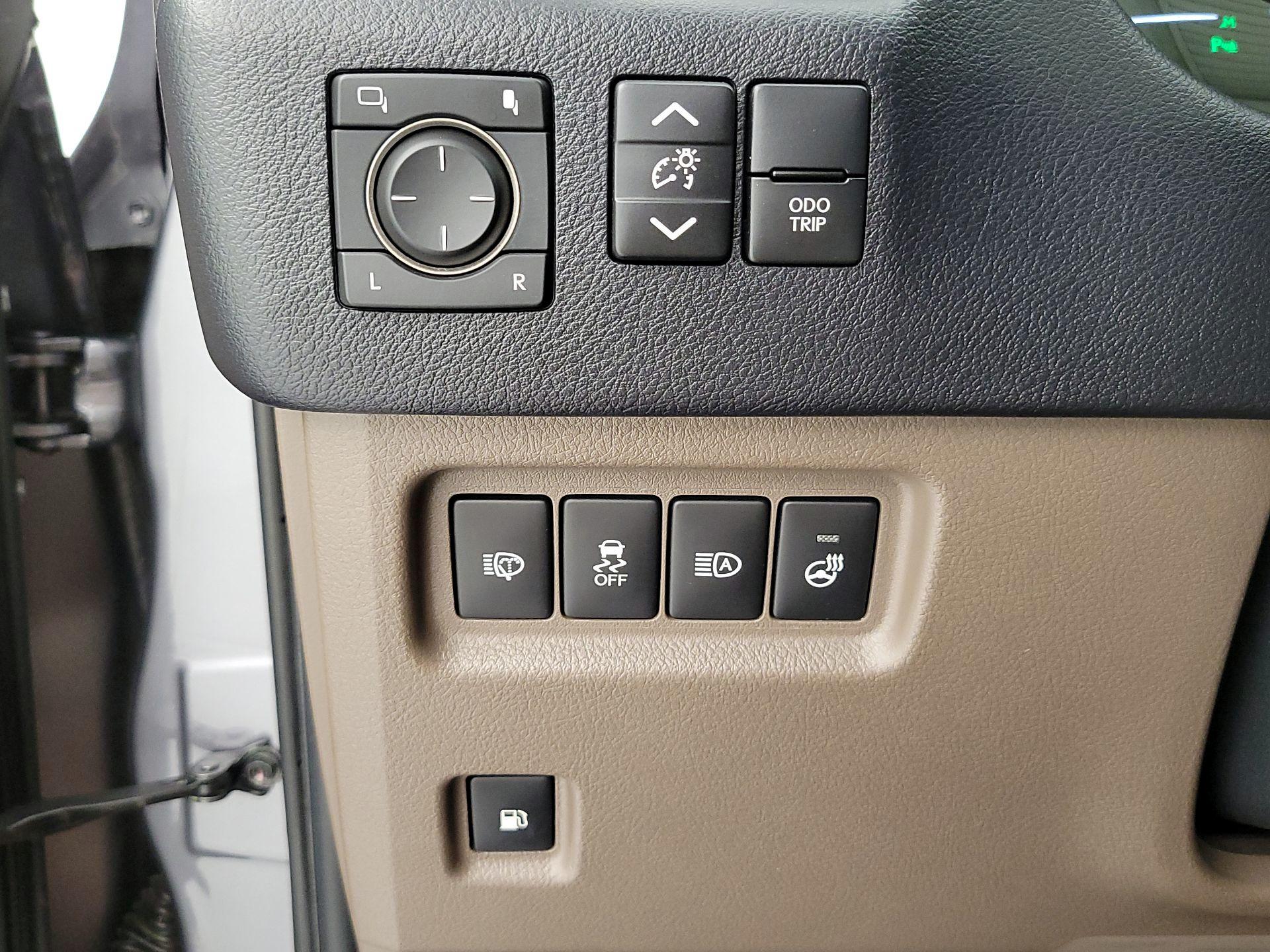 Thumbnail: 2022 Lexus GX - 13