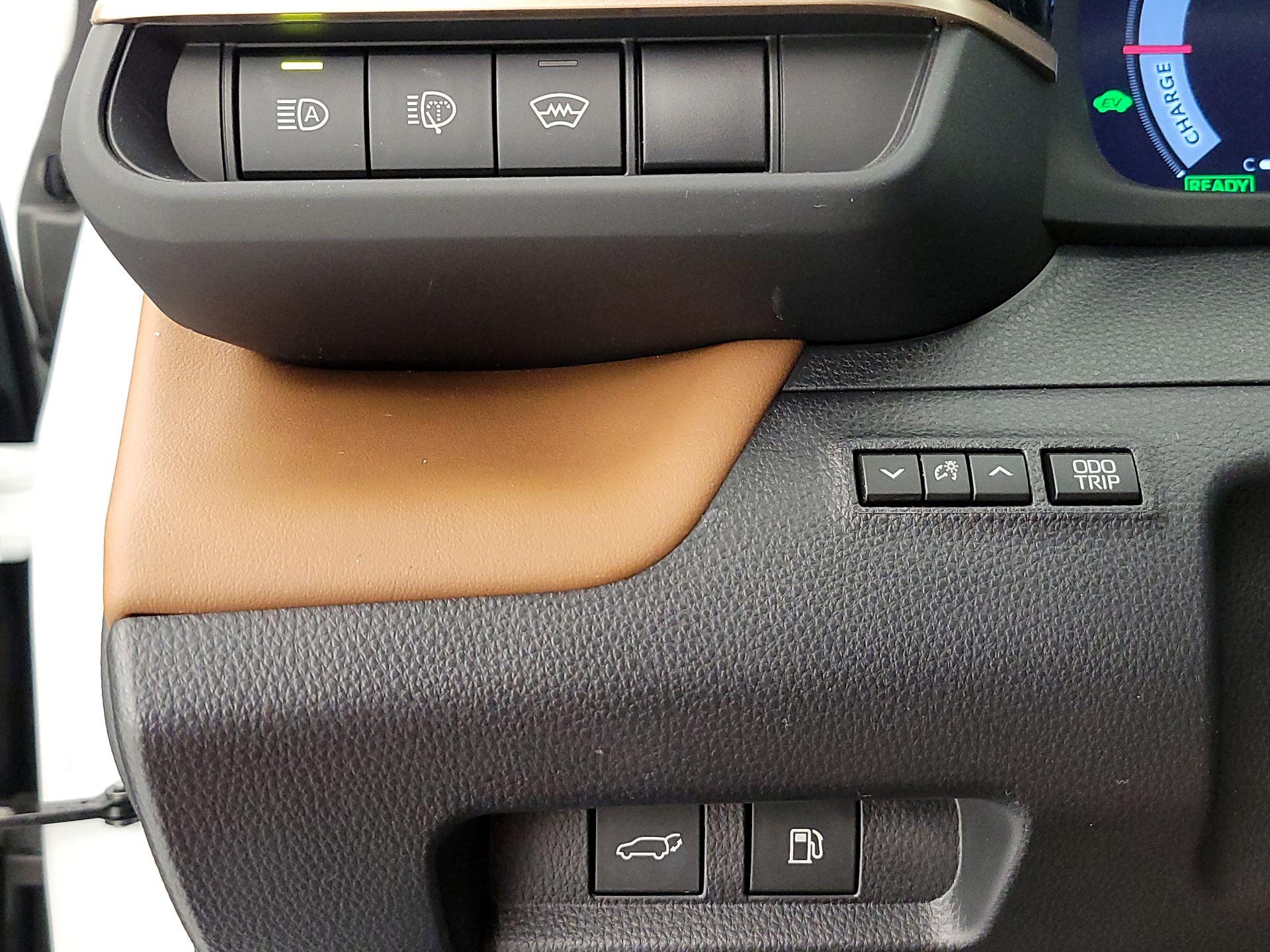 Thumbnail: 2025 Toyota Crown Signia - 13