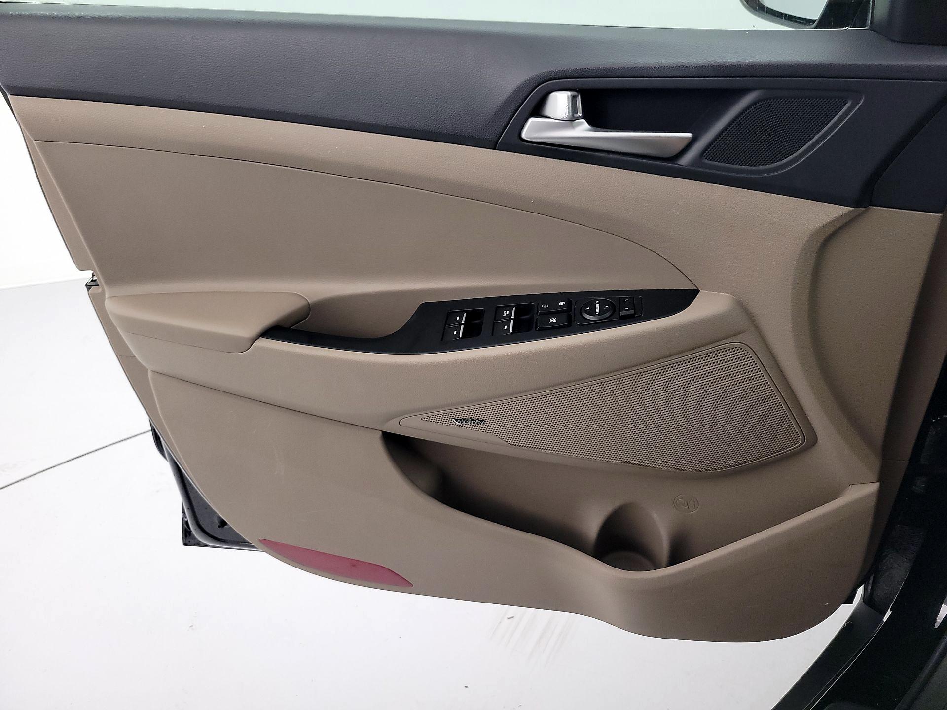Thumbnail: 2019 Hyundai Tucson - 12