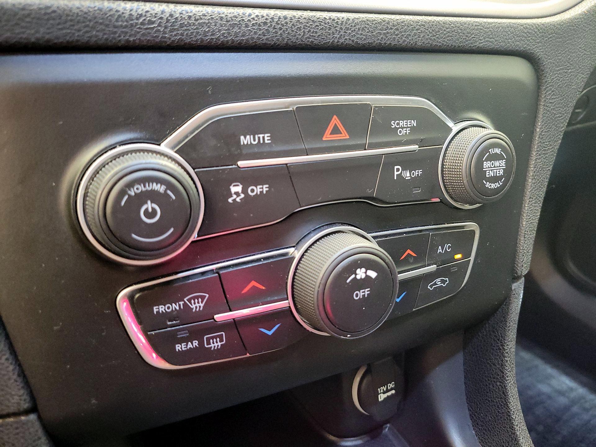 Thumbnail: 2023 Dodge Charger - 16