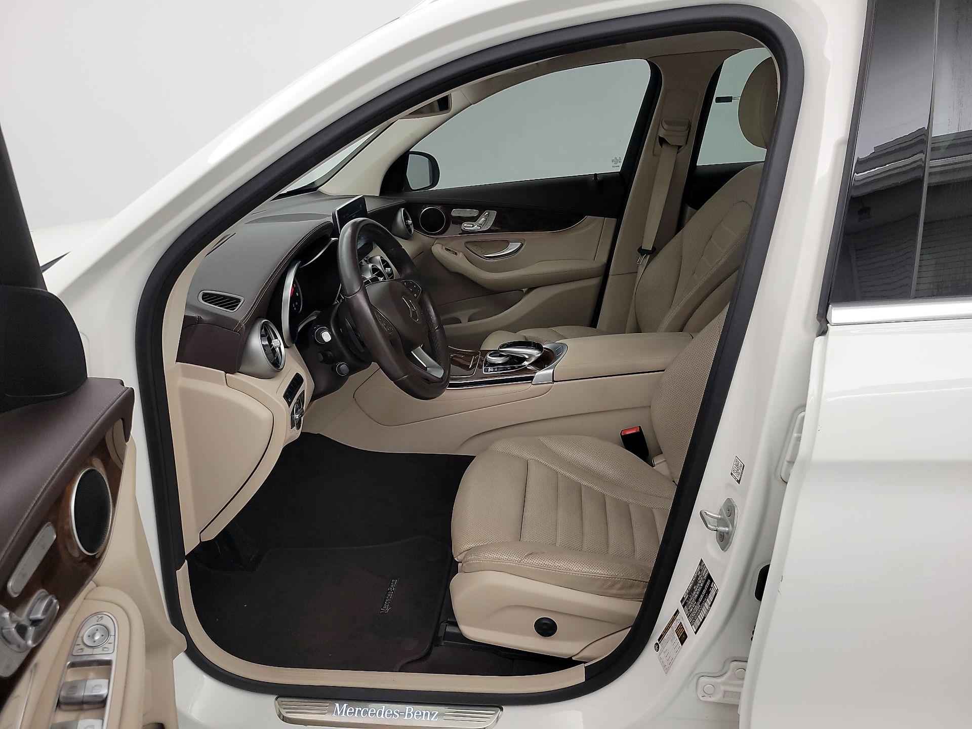 Thumbnail: 2016 Mercedes-Benz GLC - 11