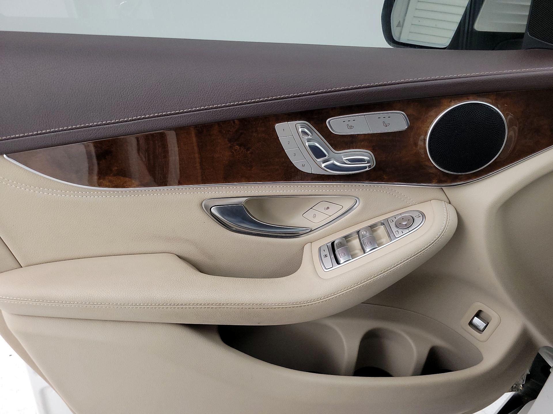 Thumbnail: 2016 Mercedes-Benz GLC - 12