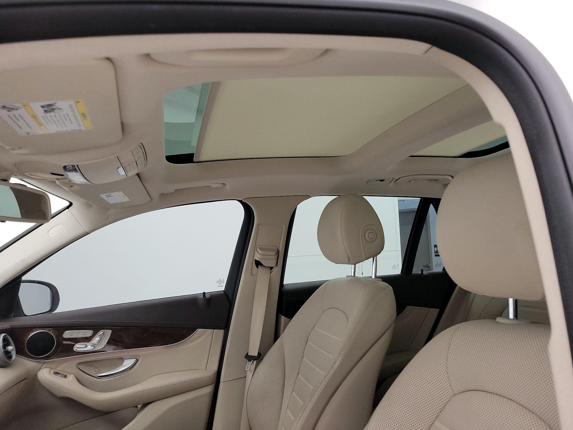 Thumbnail: 2016 Mercedes-Benz GLC - 19