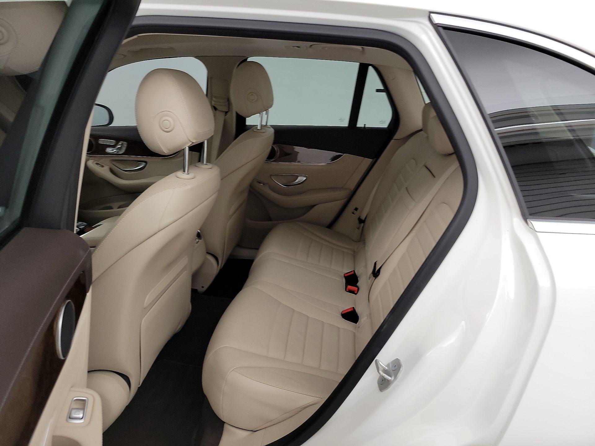 Thumbnail: 2016 Mercedes-Benz GLC - 20