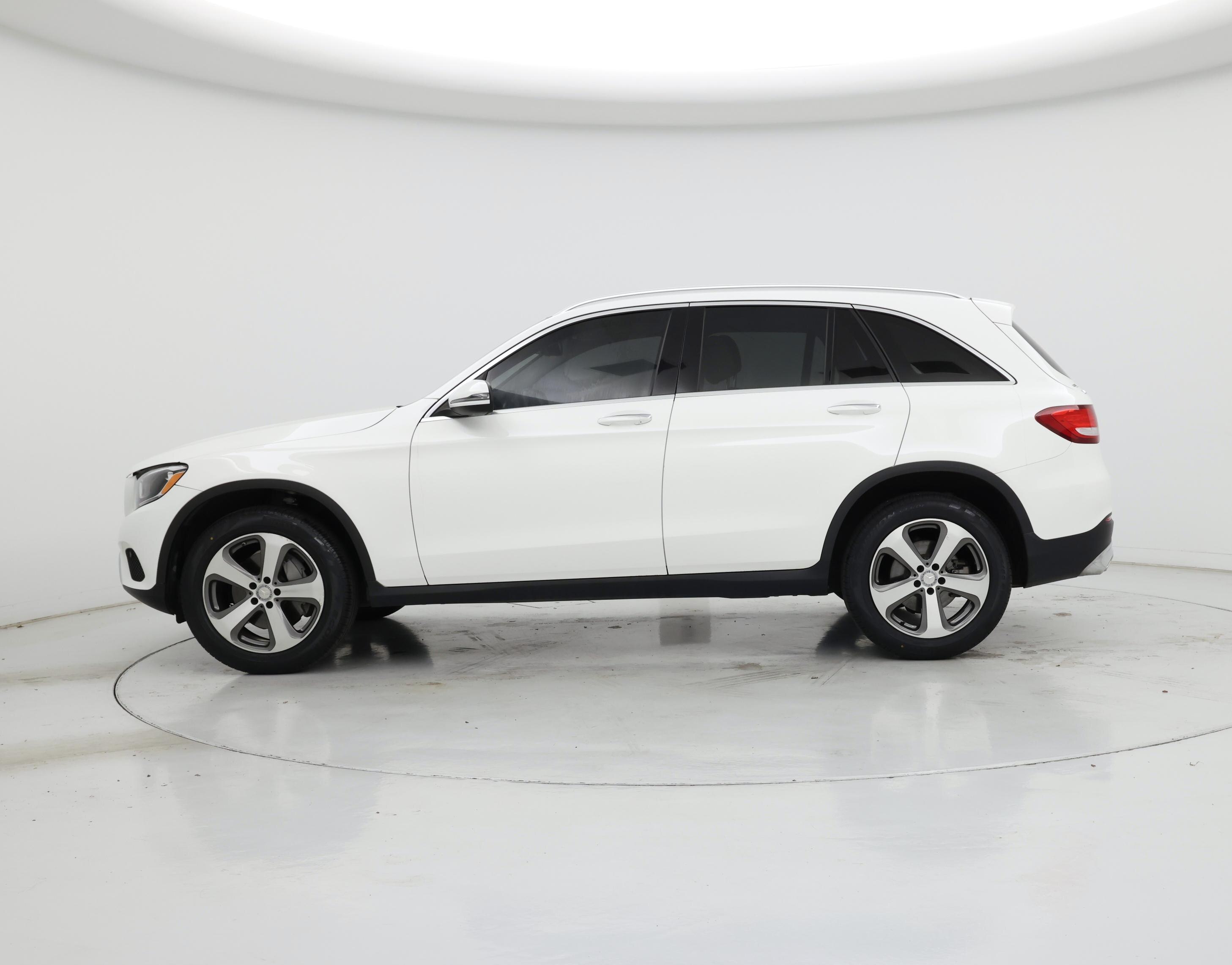 Thumbnail: 2016 Mercedes-Benz GLC - 3