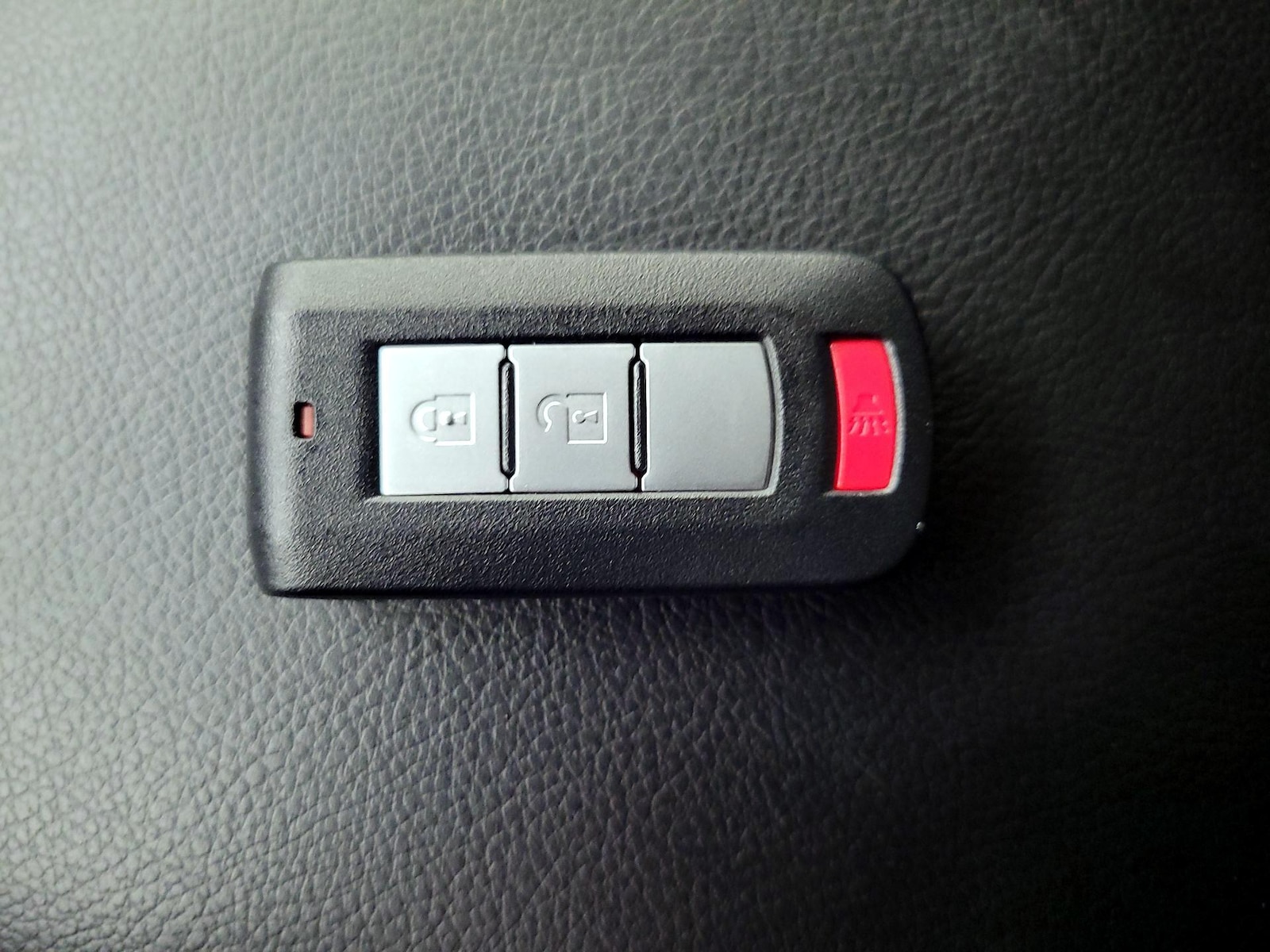 2024 Mitsubishi Eclipse Cross Black Edition - Photo 23