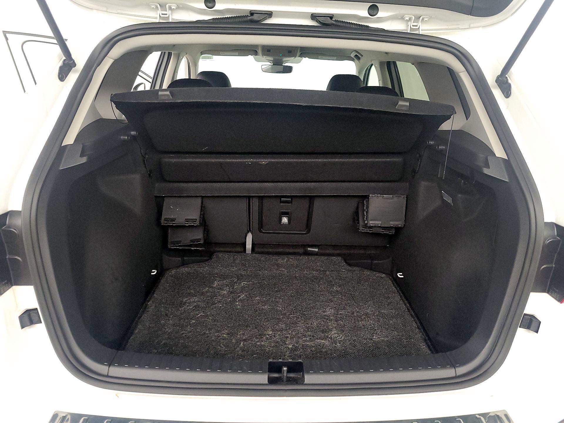 Thumbnail: 2023 Volkswagen Taos - 20