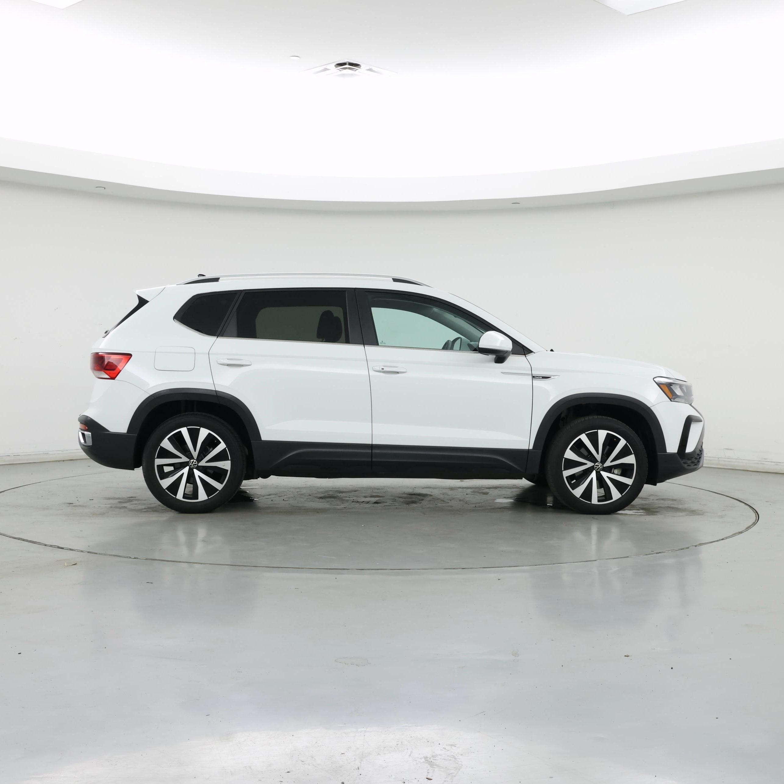 Thumbnail: 2023 Volkswagen Taos - 7