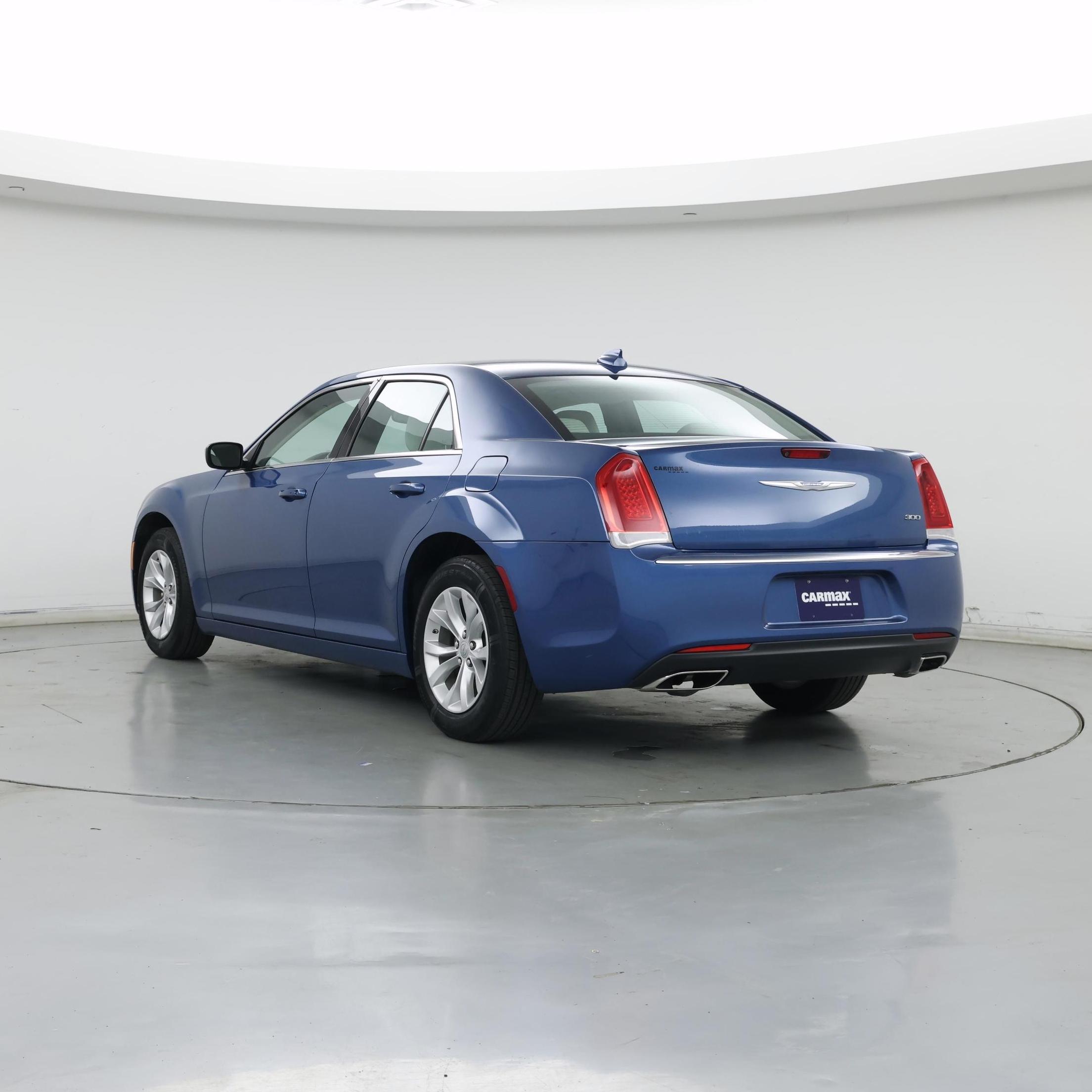 Thumbnail: 2023 Chrysler 300 - 2