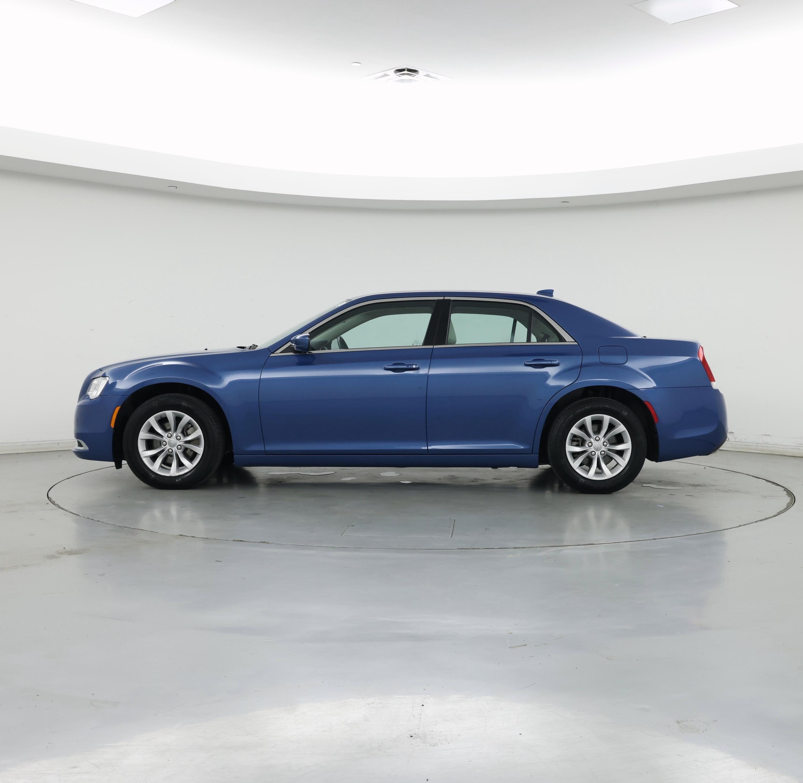 Thumbnail: 2023 Chrysler 300 - 3