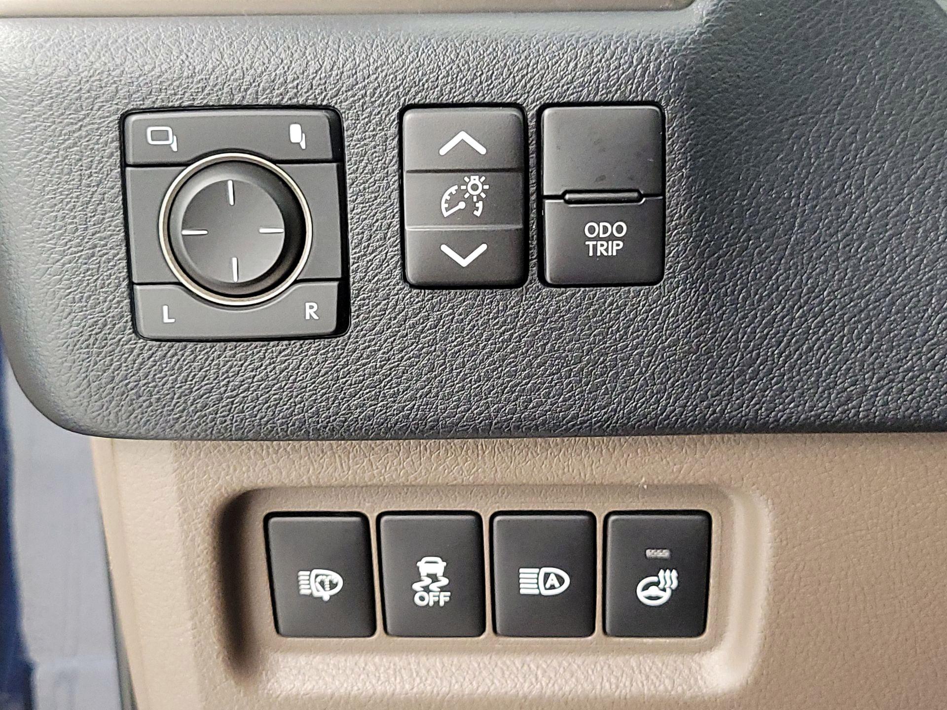 Thumbnail: 2021 Lexus GX - 13