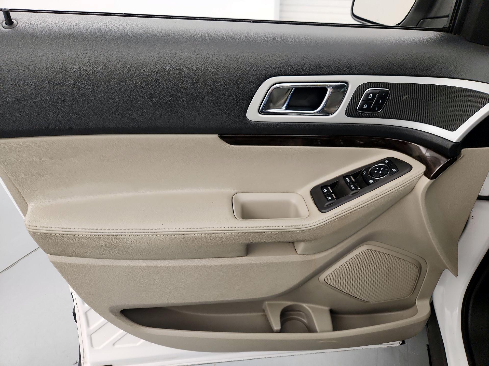 Thumbnail: 2014 Ford Explorer - 12