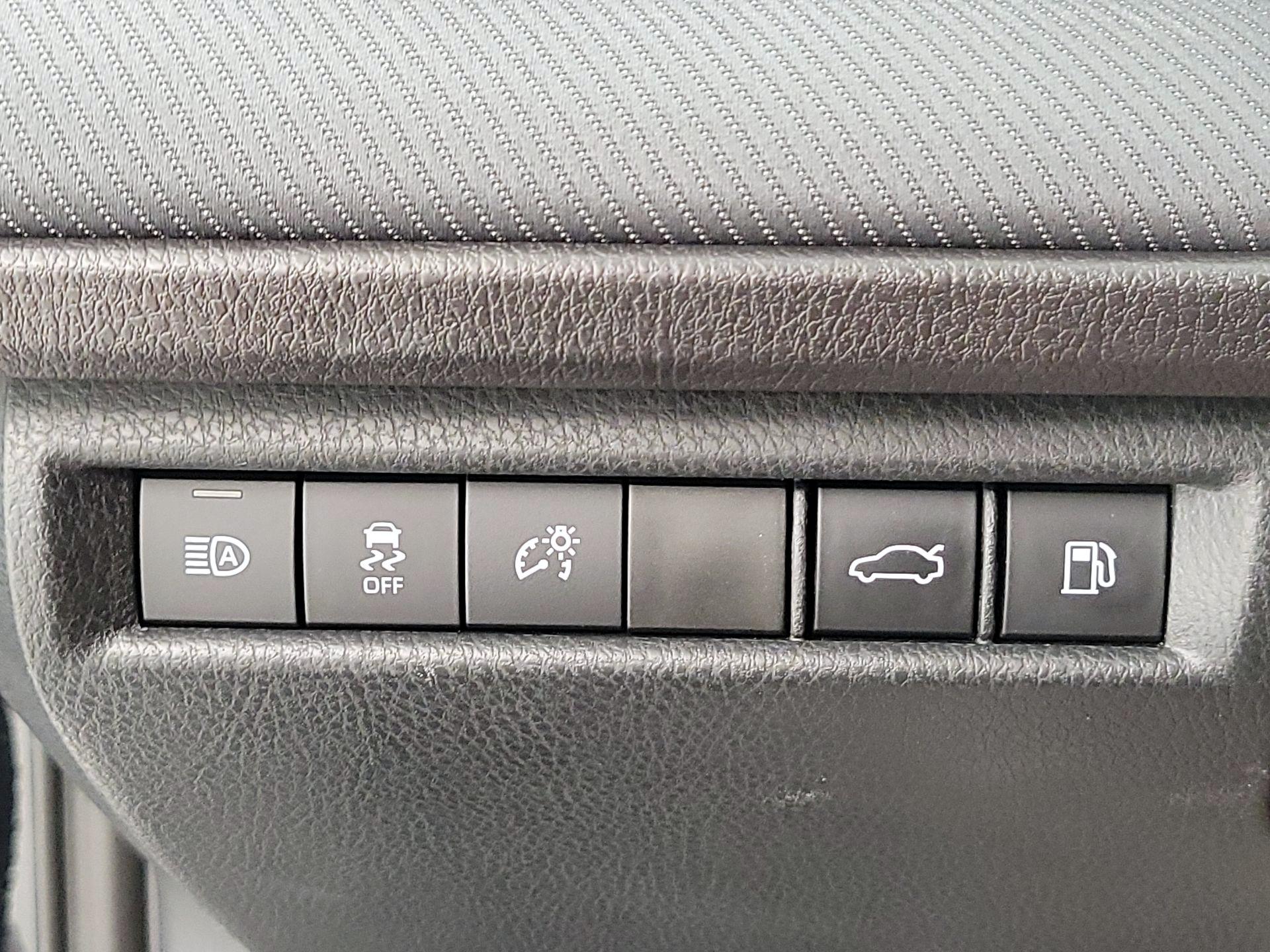 Thumbnail: 2025 Toyota Camry - 13