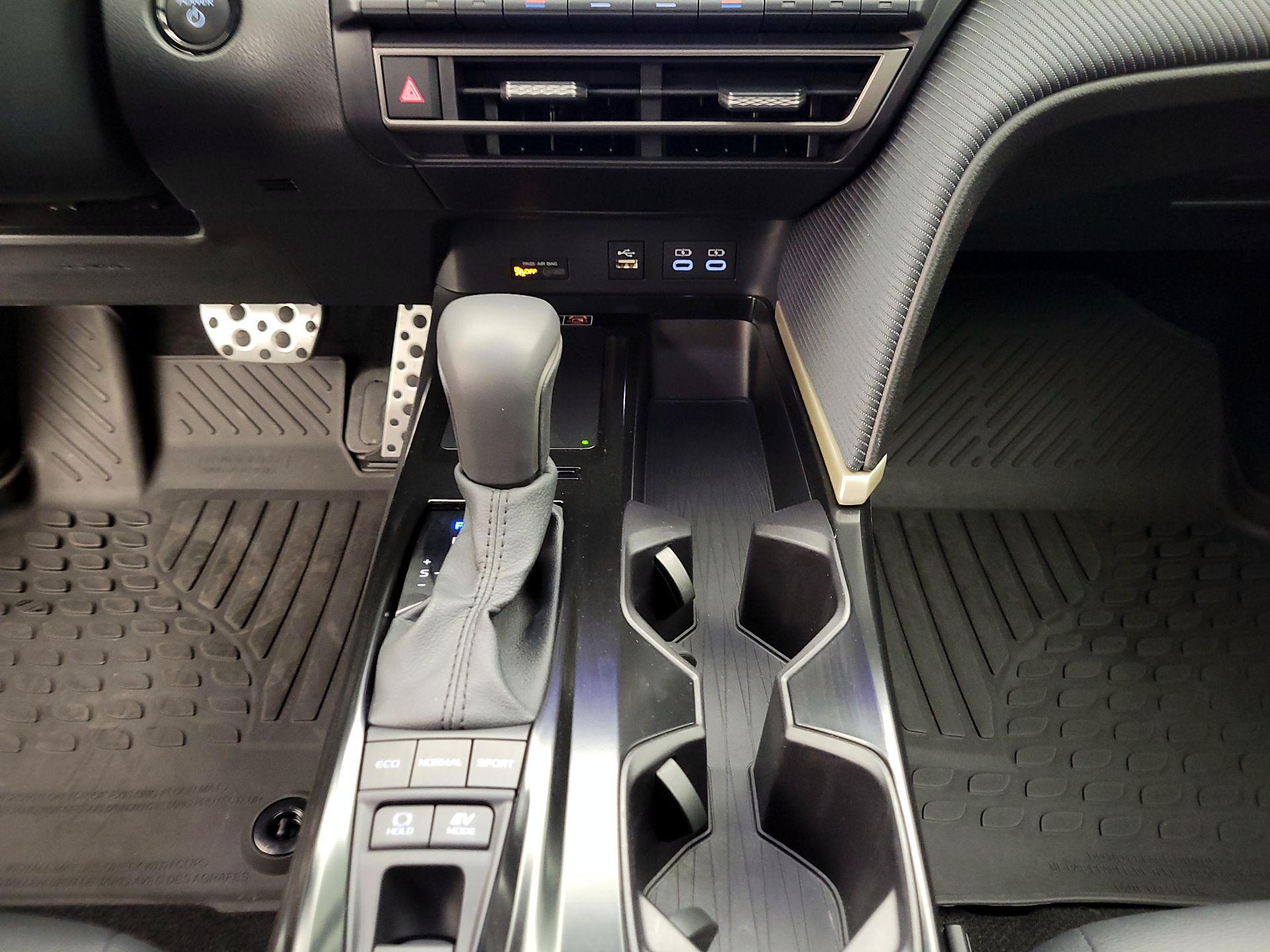 Thumbnail: 2025 Toyota Camry - 17