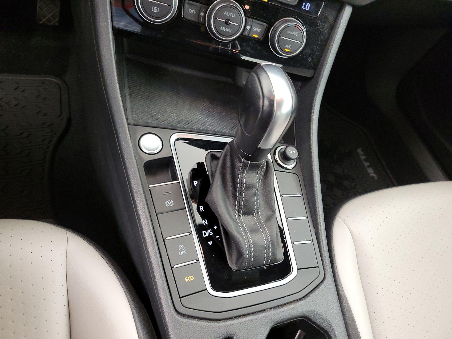 Thumbnail: 2020 Volkswagen Jetta - 17