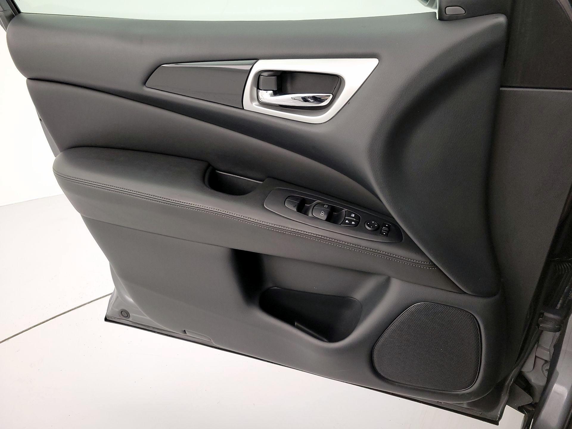 Thumbnail: 2019 Nissan Pathfinder - 12