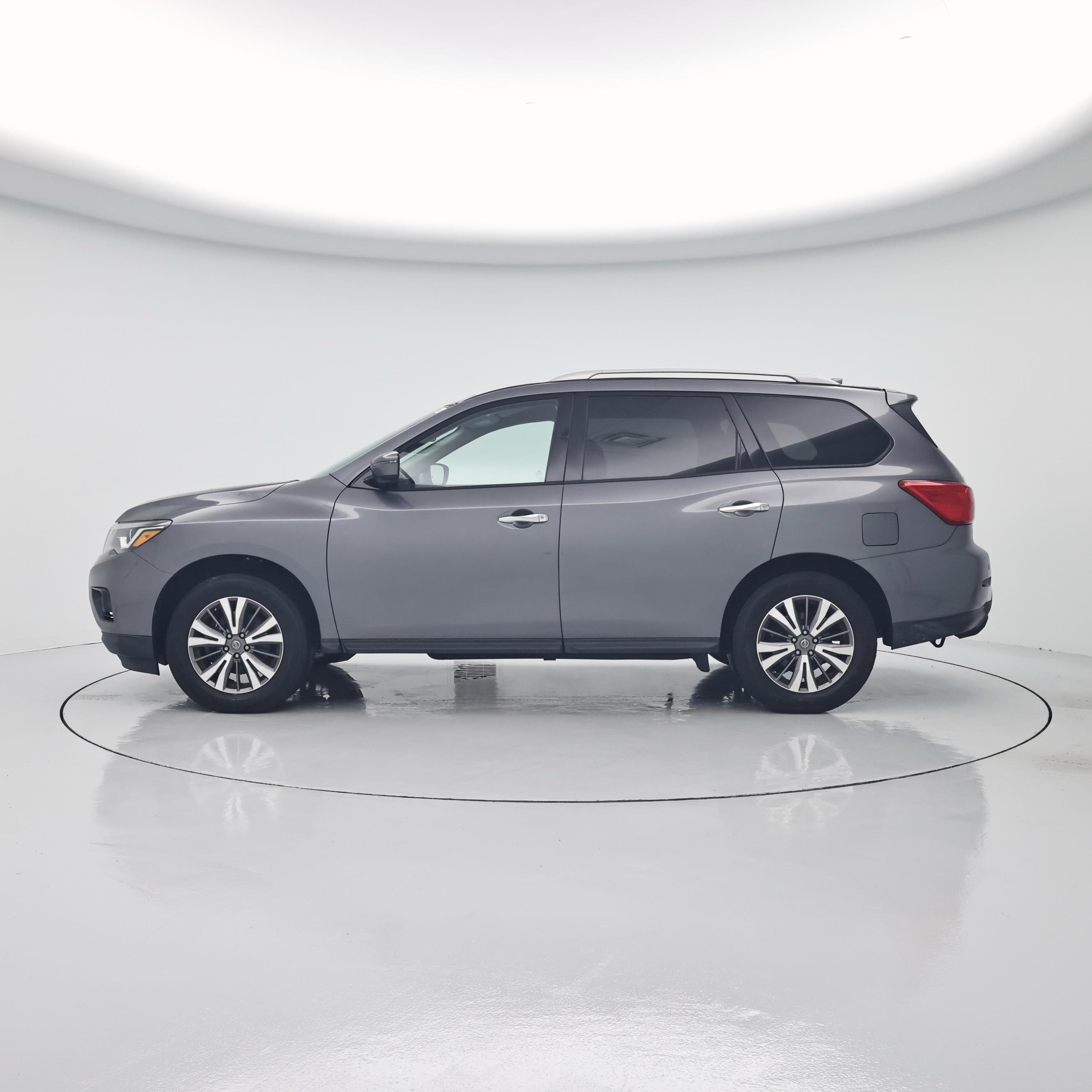 Thumbnail: 2019 Nissan Pathfinder - 3