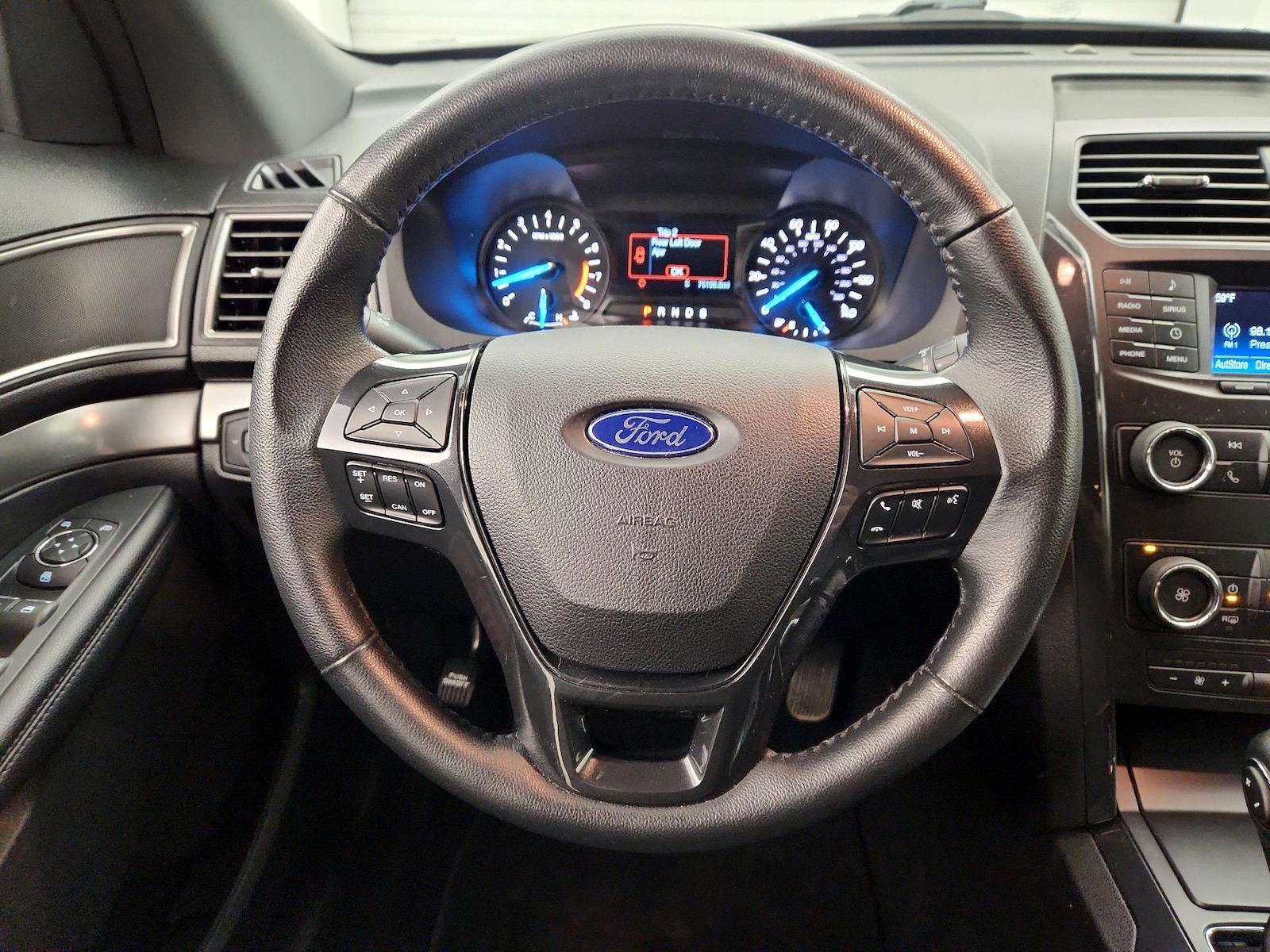 2019 Ford Explorer XLT - Photo 11