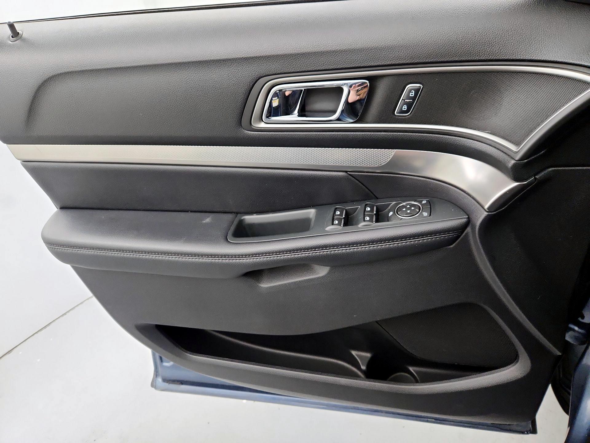 Thumbnail: 2019 Ford Explorer - 12