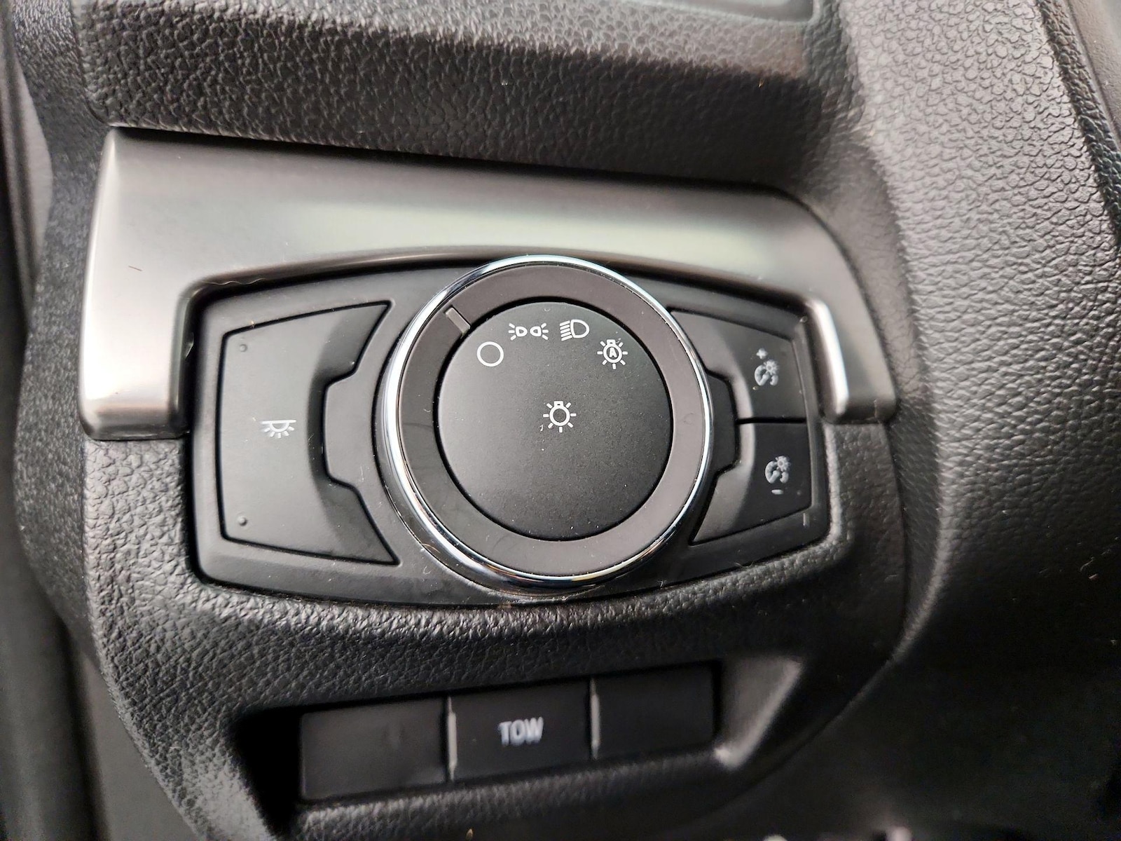 2019 Ford Explorer XLT - Photo 14