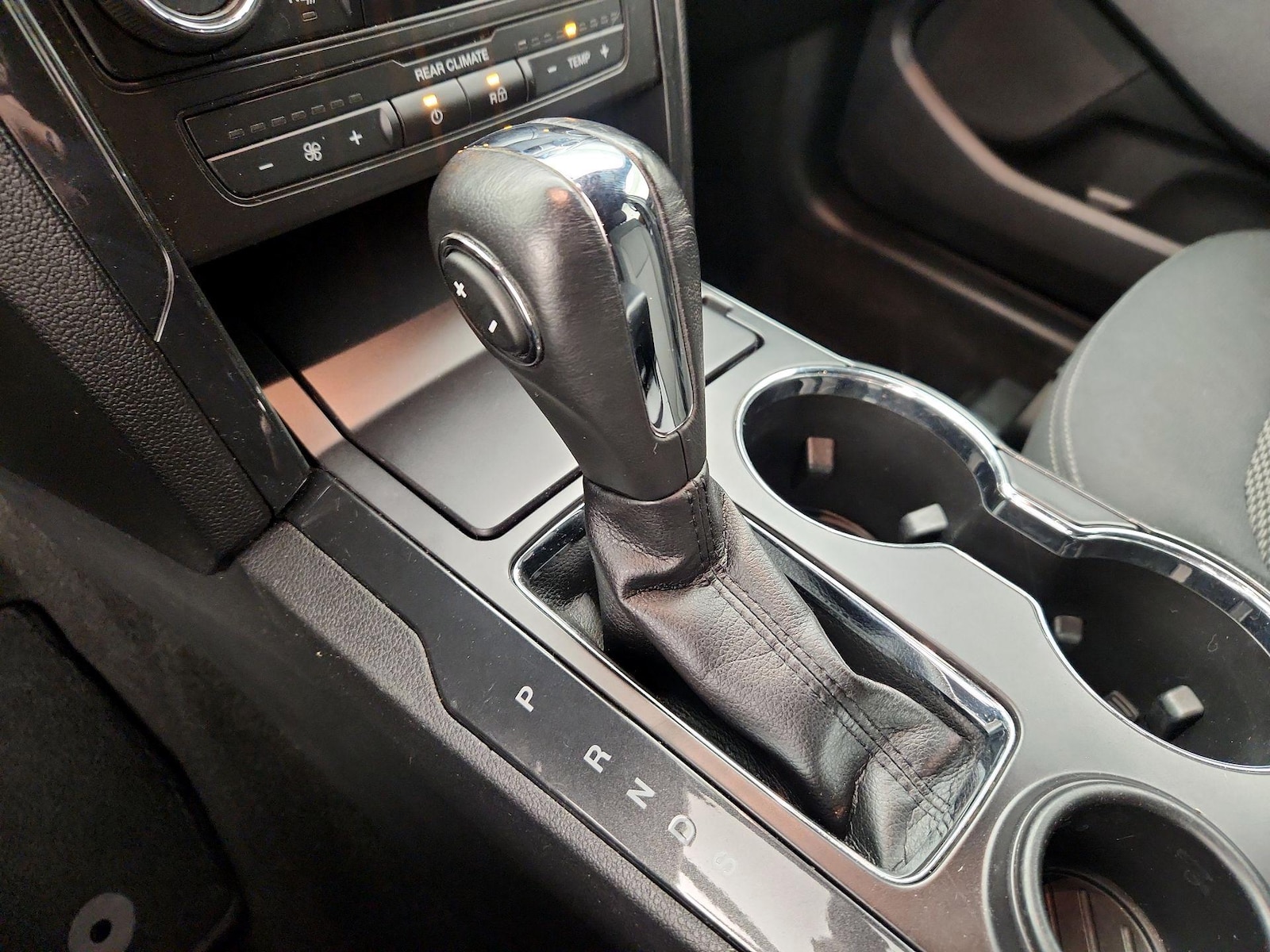 2019 Ford Explorer XLT - Photo 18