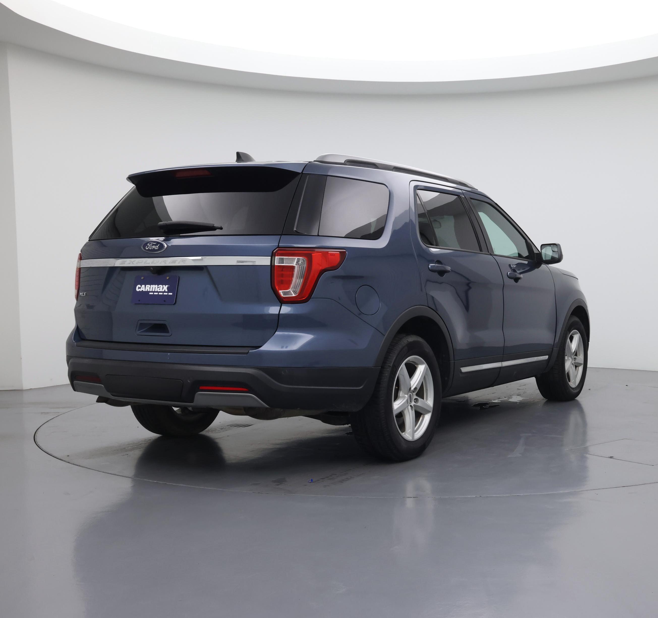 Thumbnail: 2019 Ford Explorer - 8
