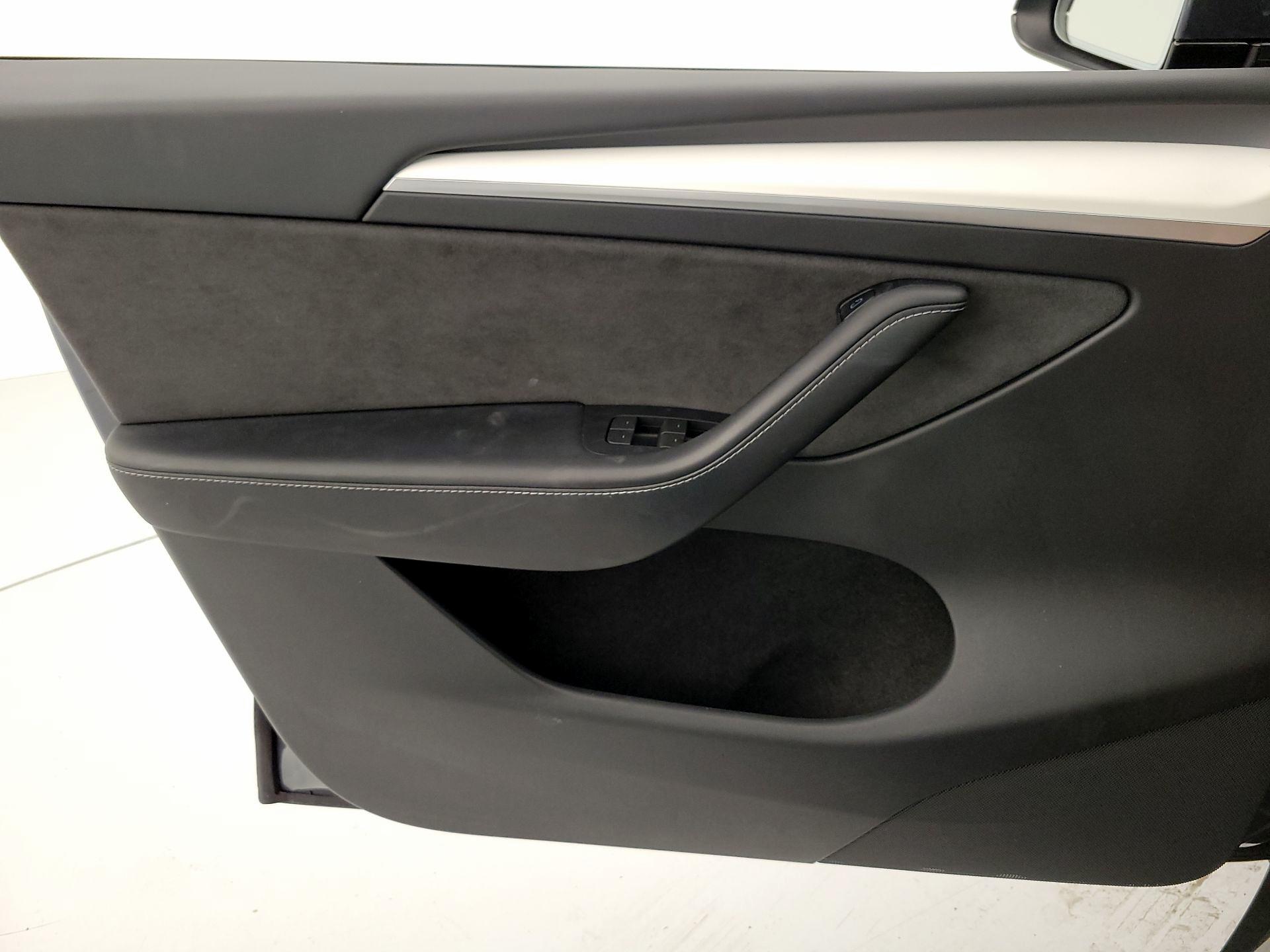 Thumbnail: 2023 Tesla Model Y - 12