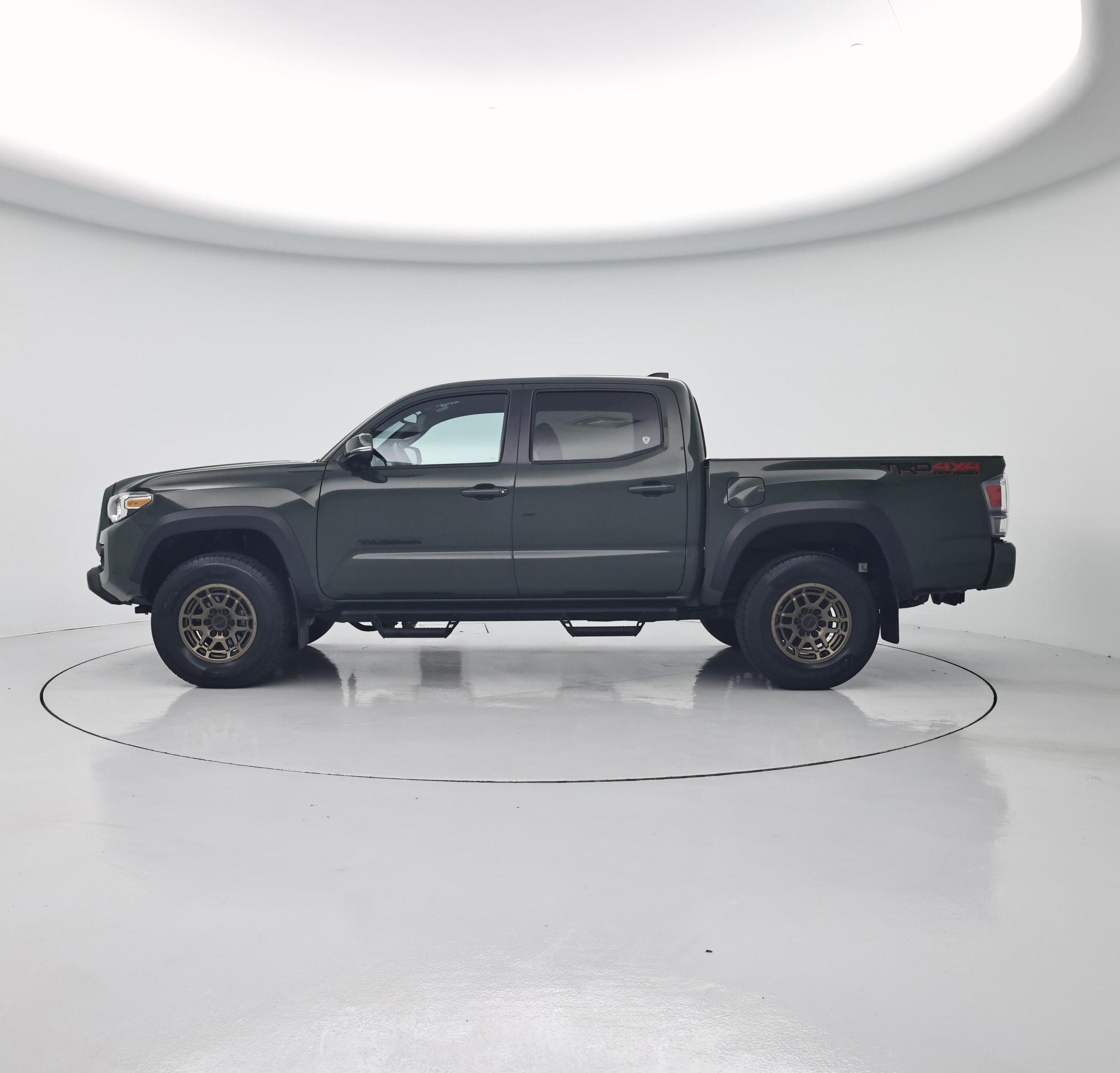 Thumbnail: 2022 Toyota Tacoma - 3