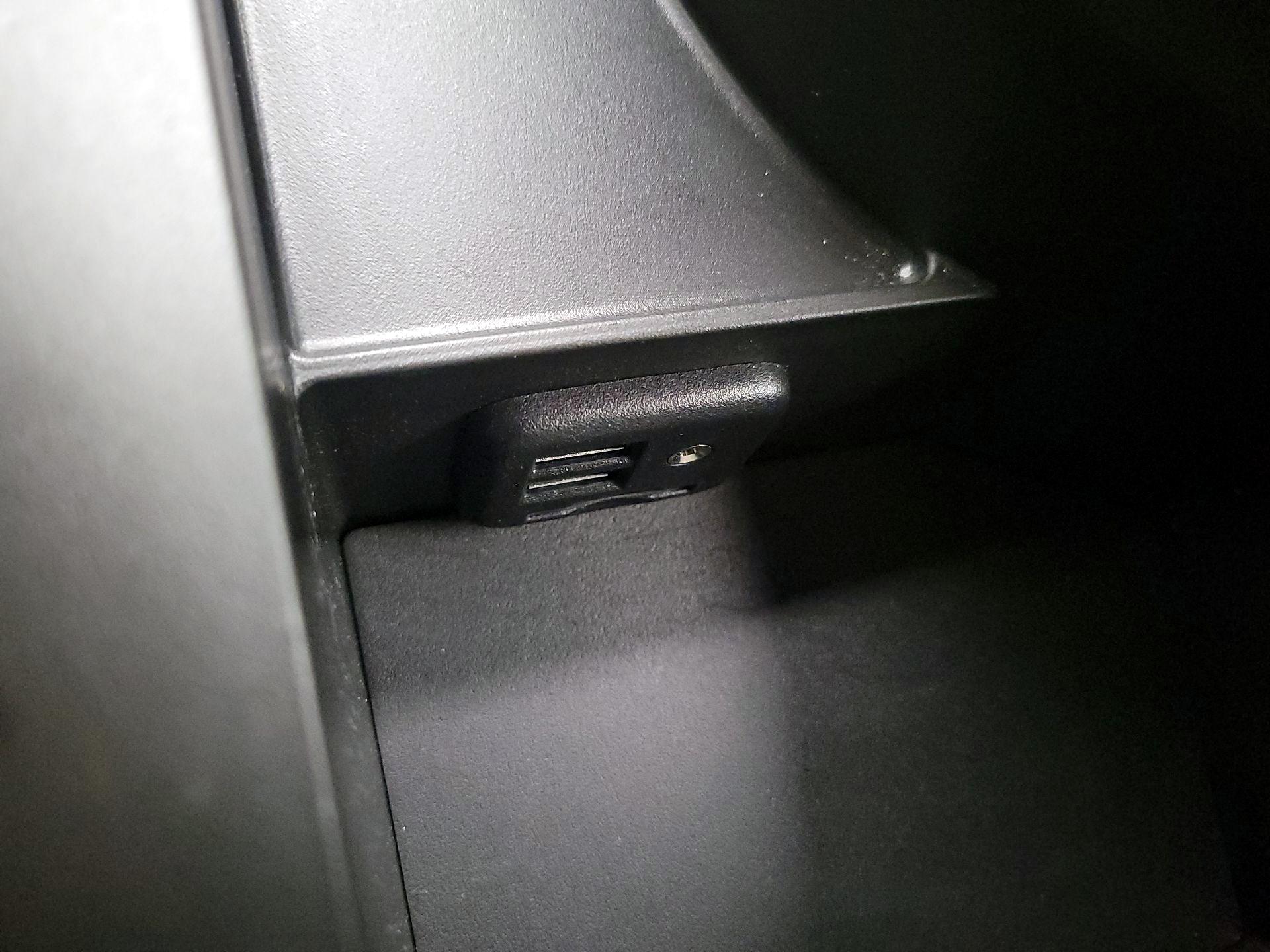 Thumbnail: 2020 Chevrolet Camaro - 18