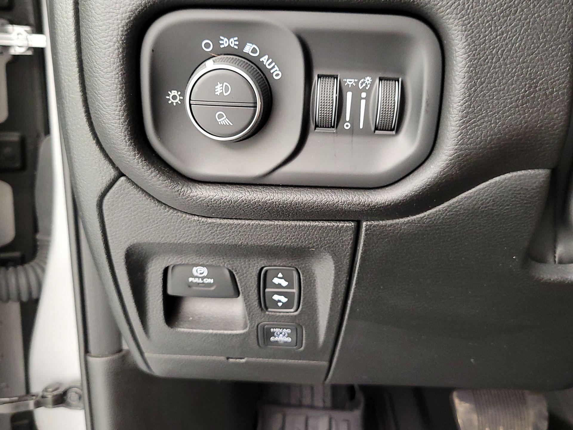 Thumbnail: 2025 RAM 1500 - 13