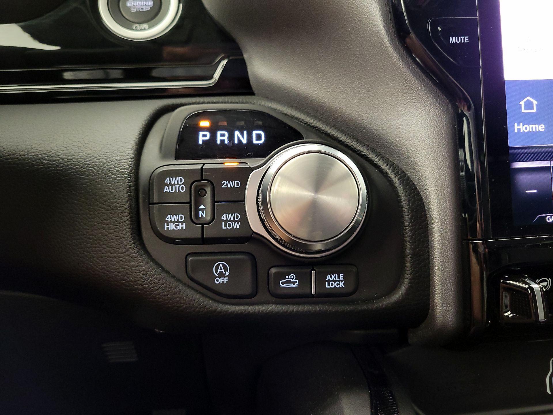 Thumbnail: 2025 RAM 1500 - 18