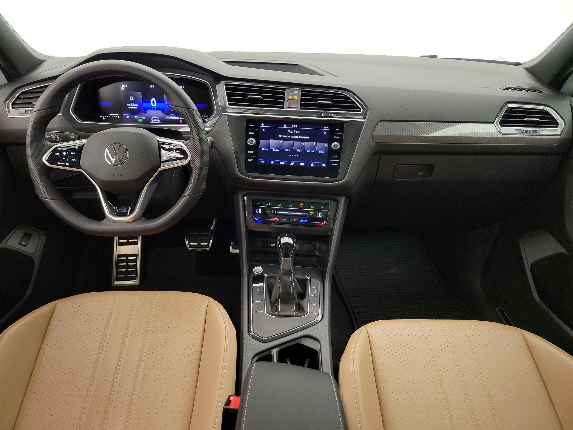 Thumbnail: 2024 Volkswagen Tiguan - 9